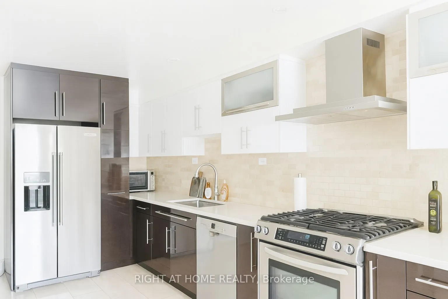 25 Keewatin Avenue