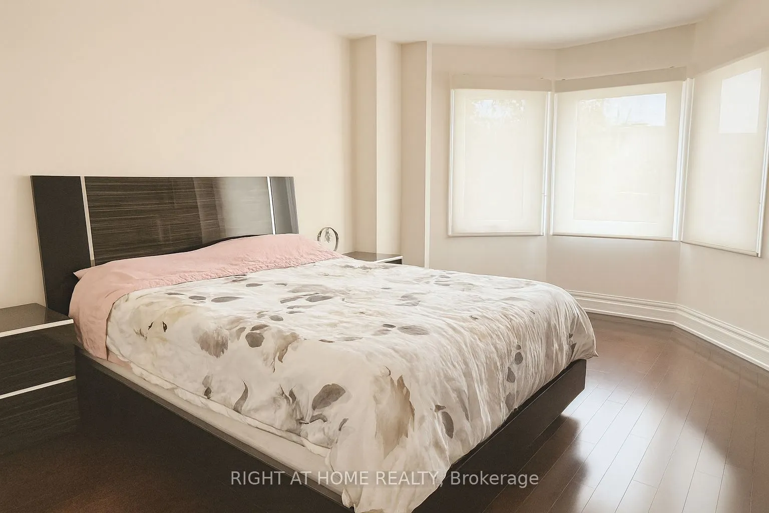 25 Keewatin Avenue