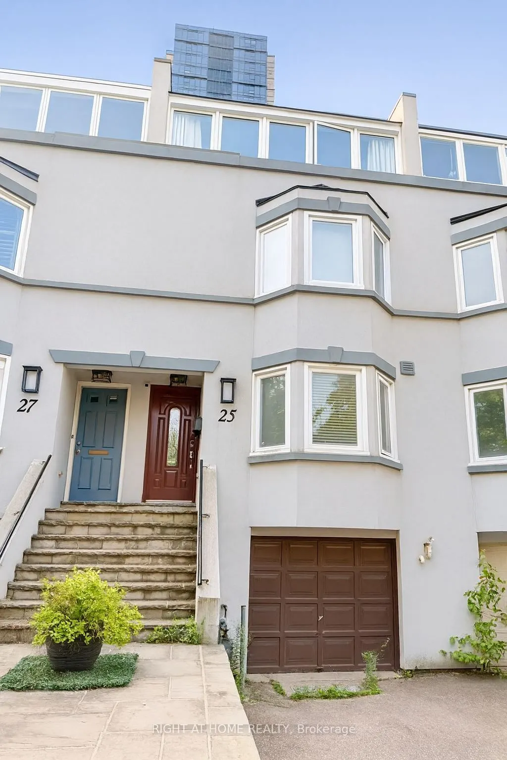 25 Keewatin Avenue