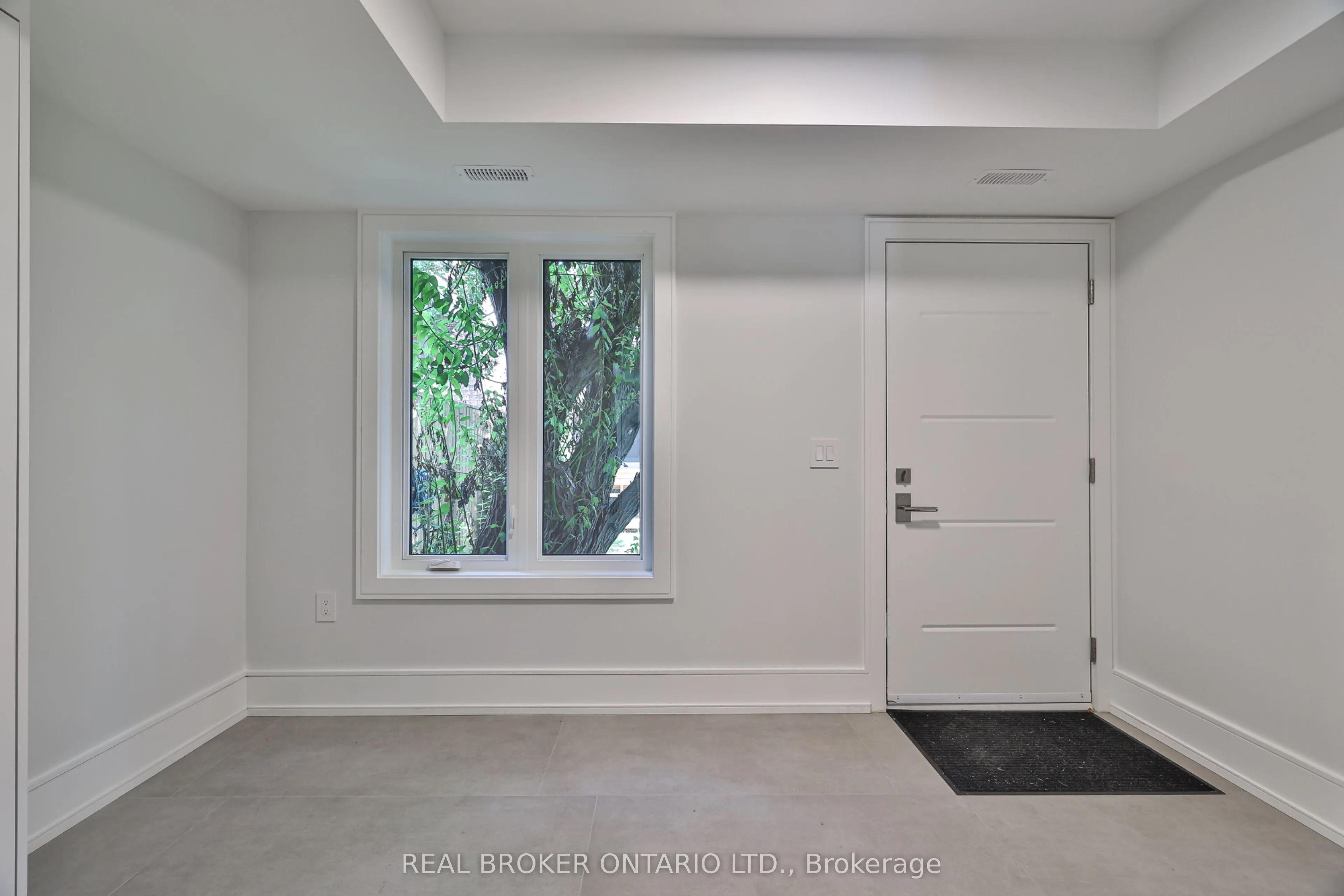444 Roxton Road