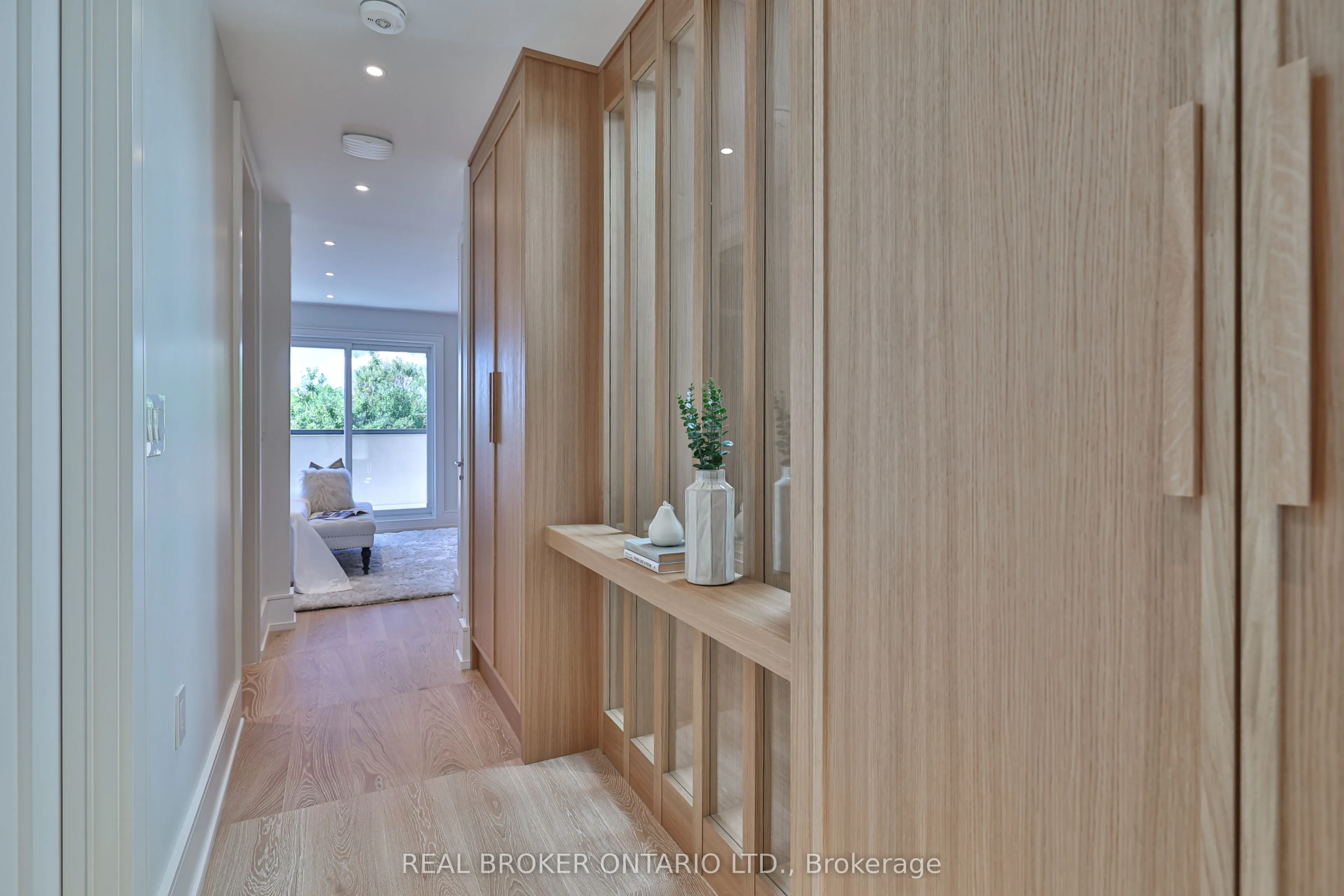 444 Roxton Road