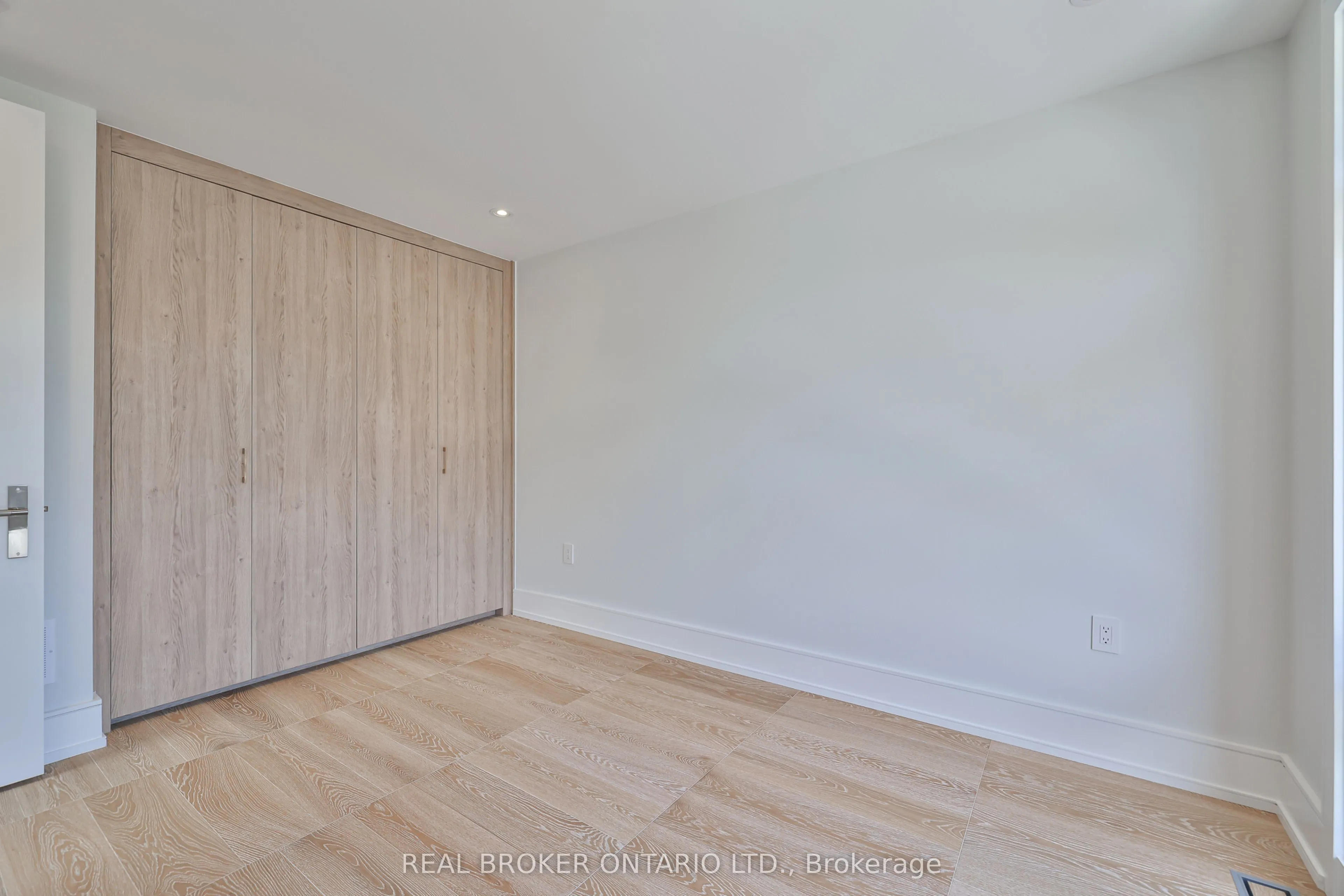 444 Roxton Road
