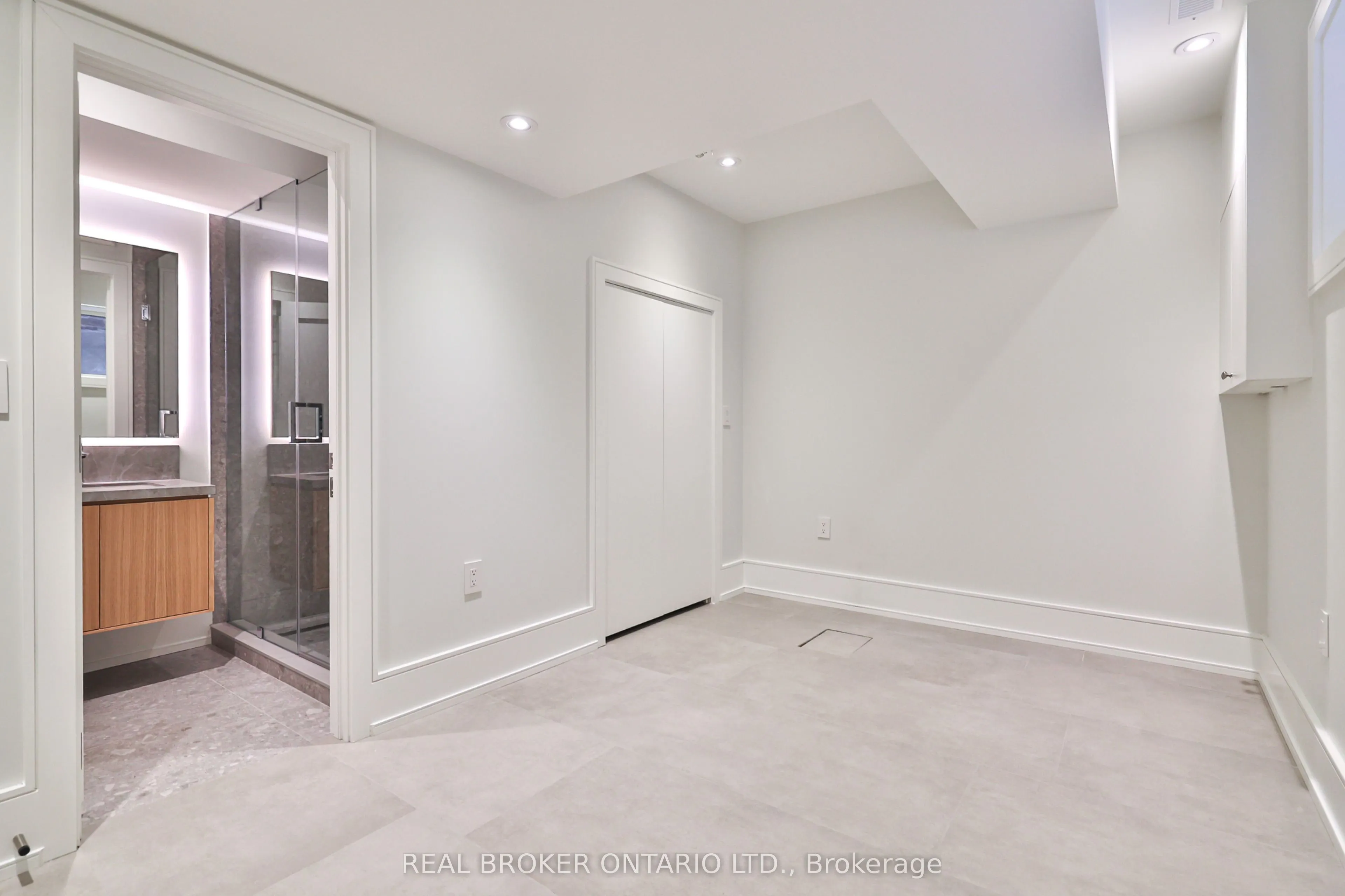 444 Roxton Road