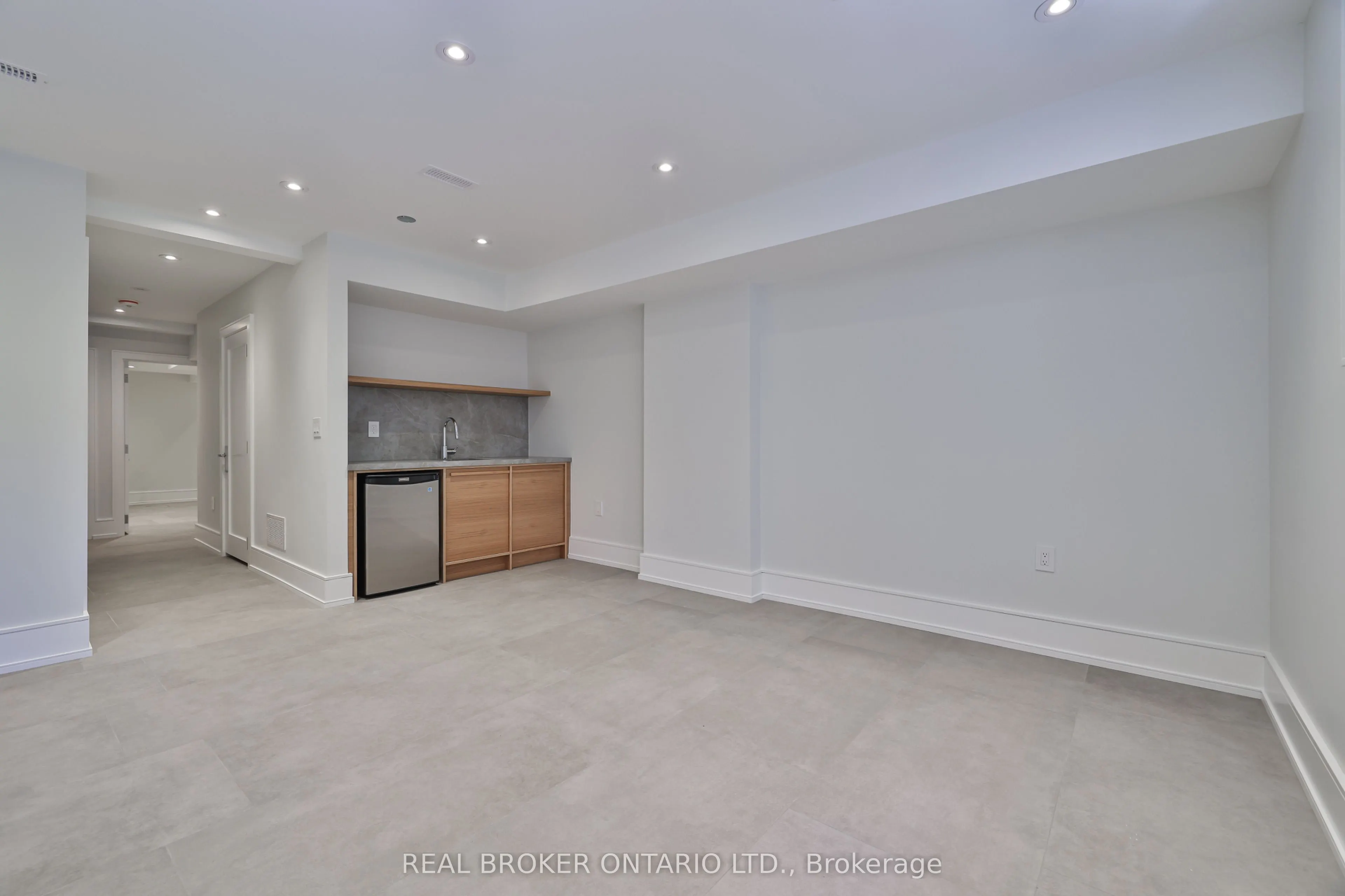 444 Roxton Road