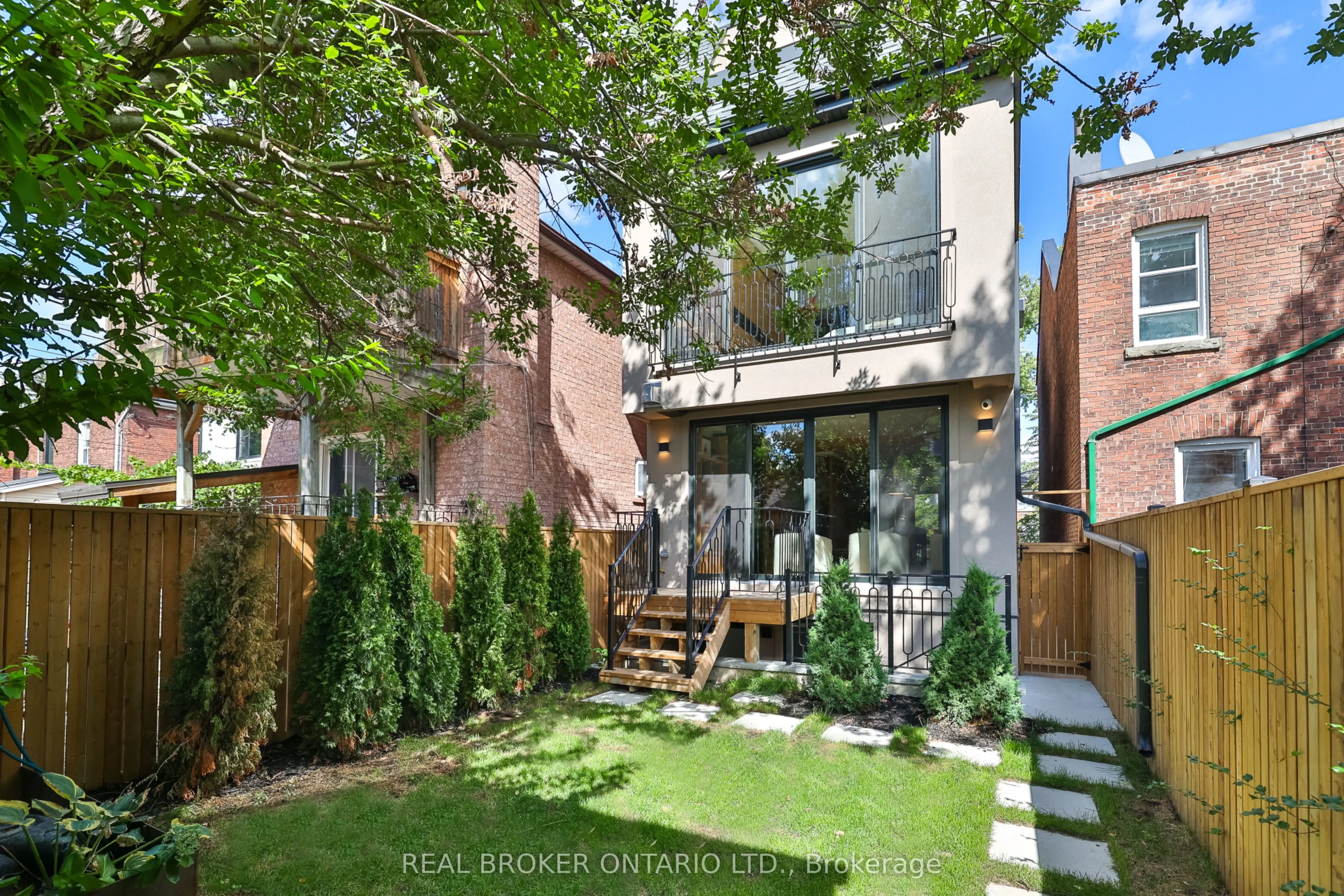 444 Roxton Road