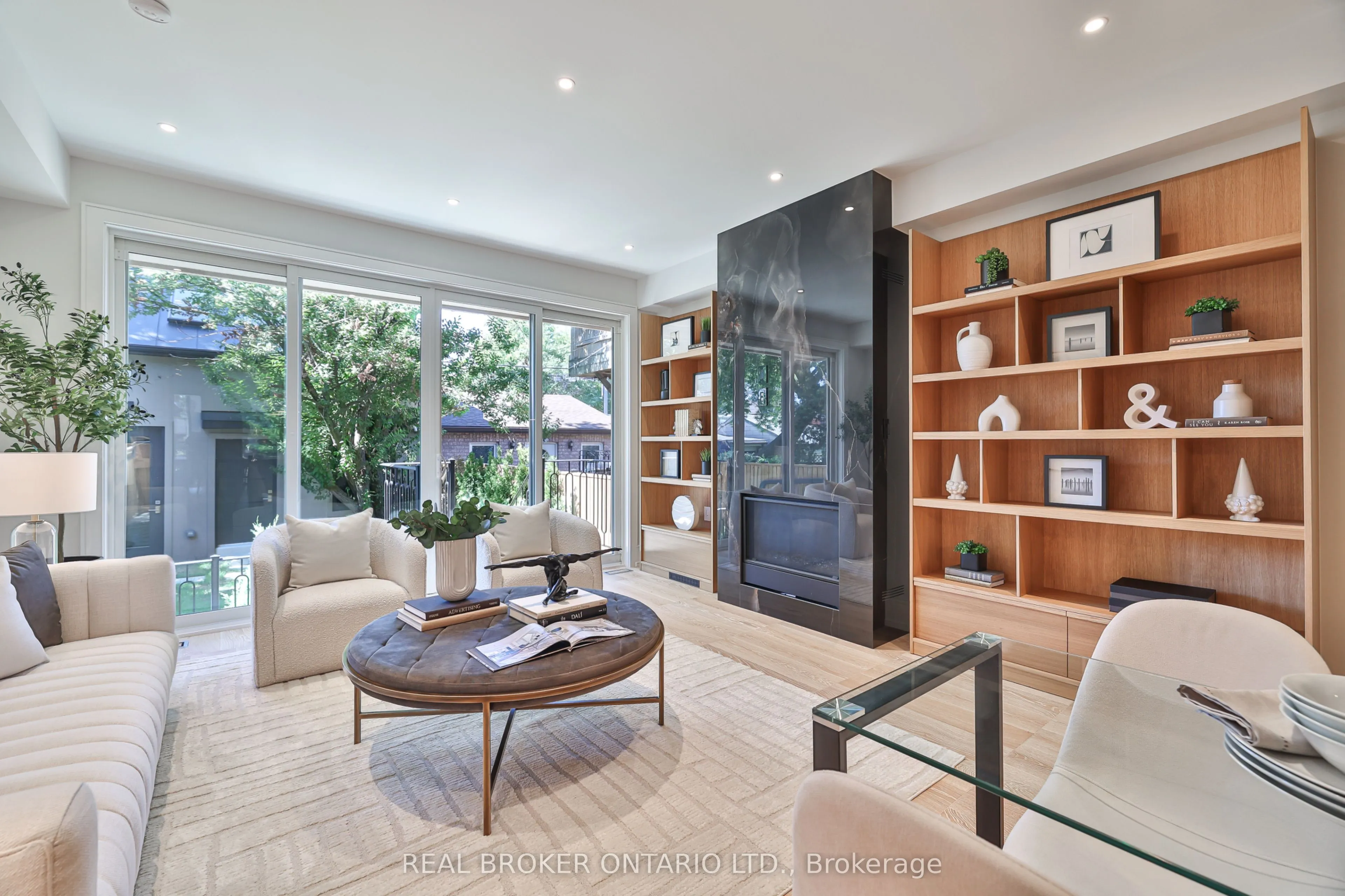 444 Roxton Road