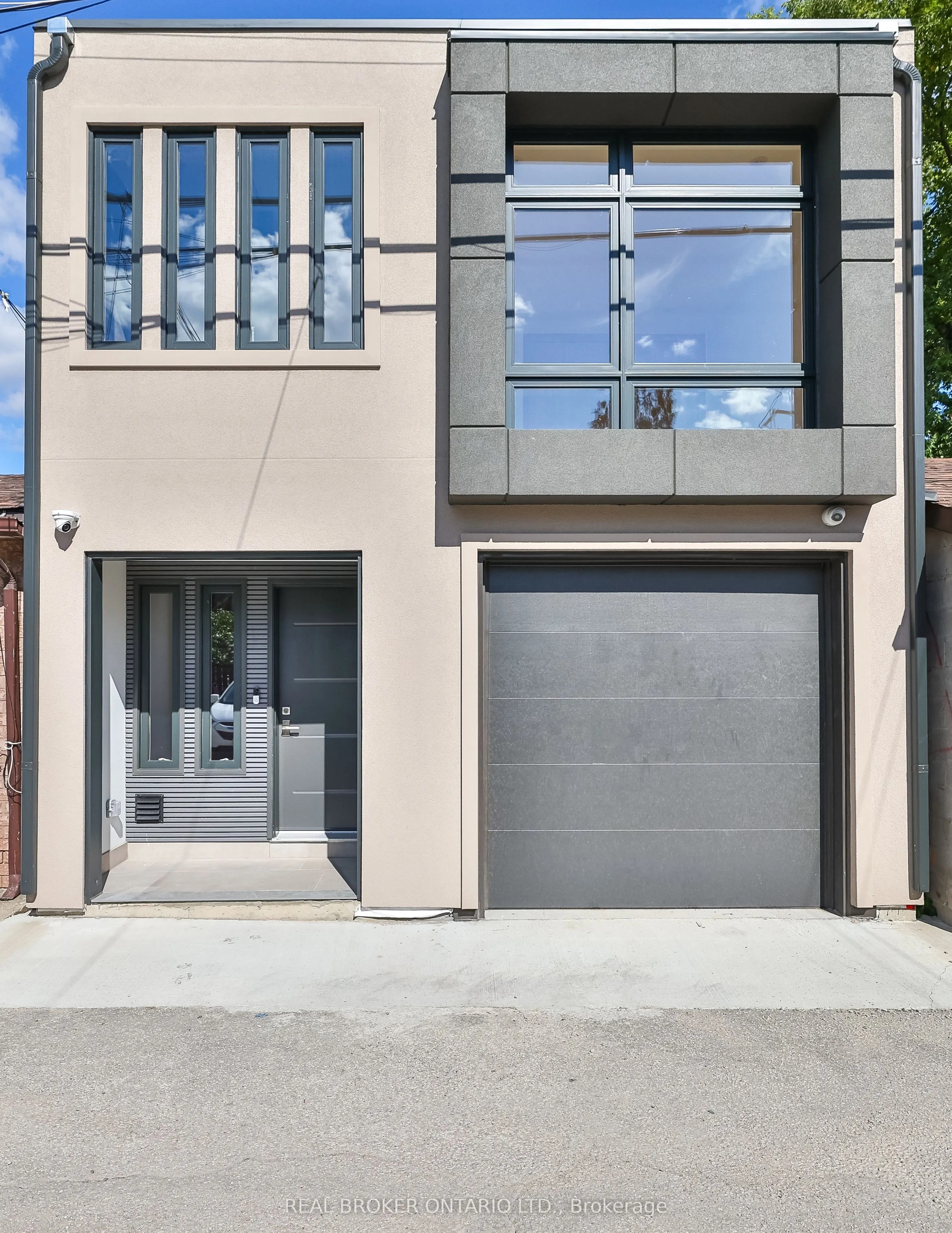 444 Roxton Road