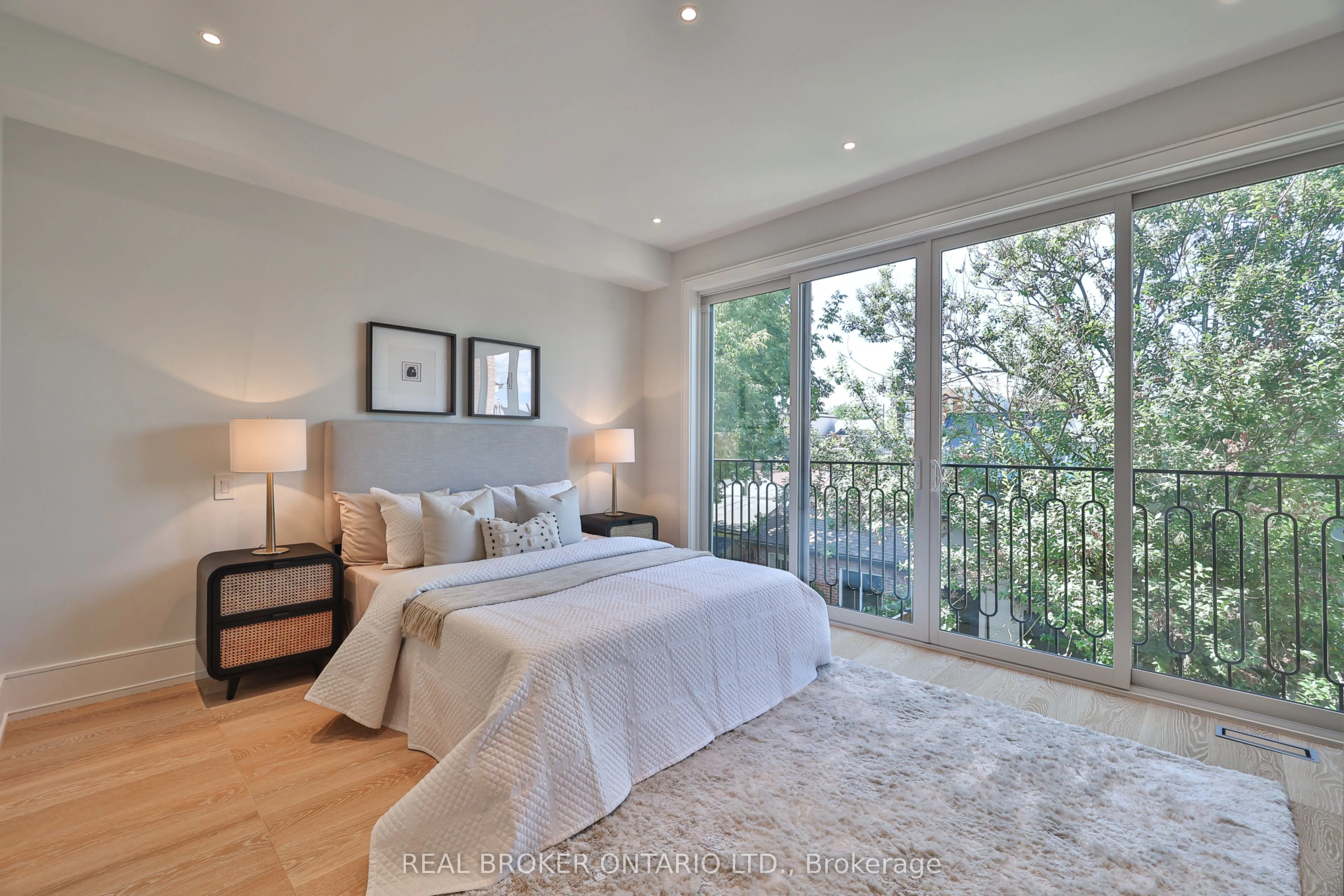 444 Roxton Road
