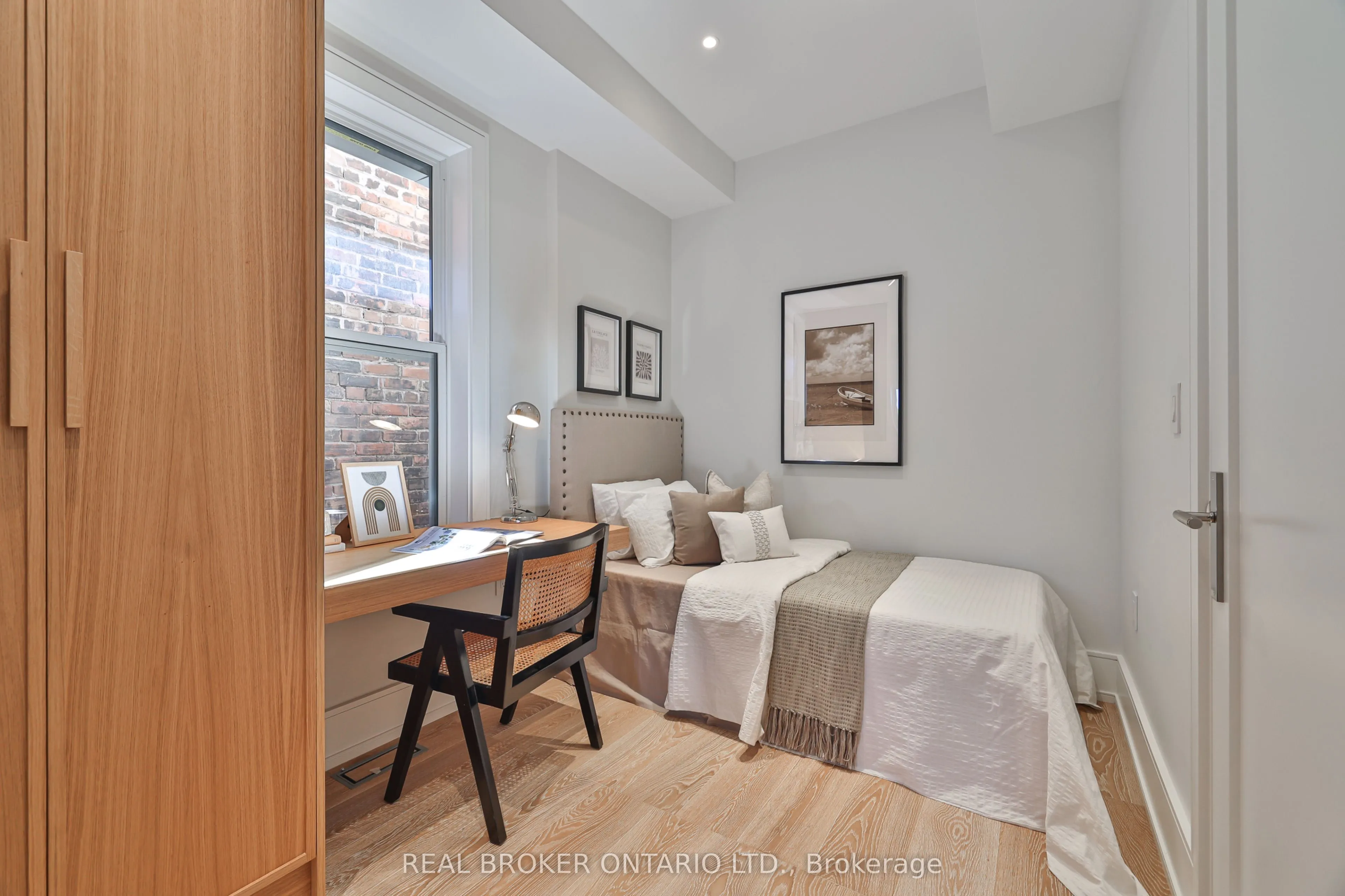 444 Roxton Road