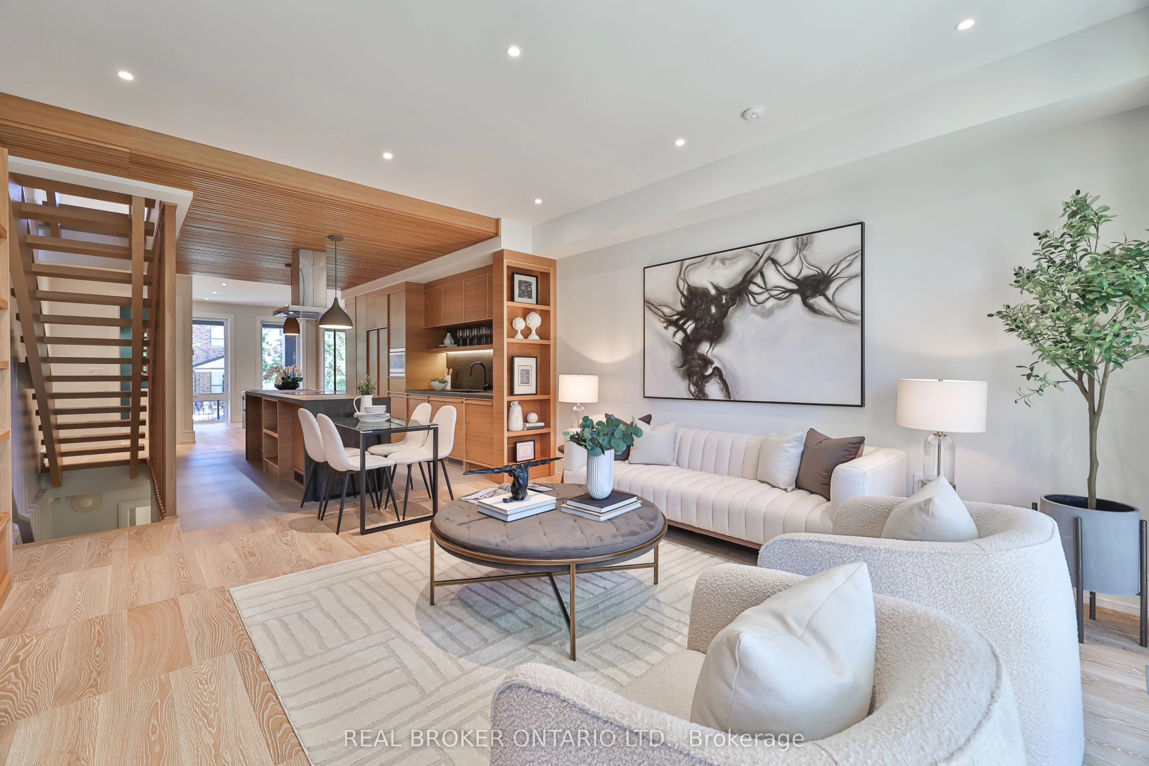 444 Roxton Road