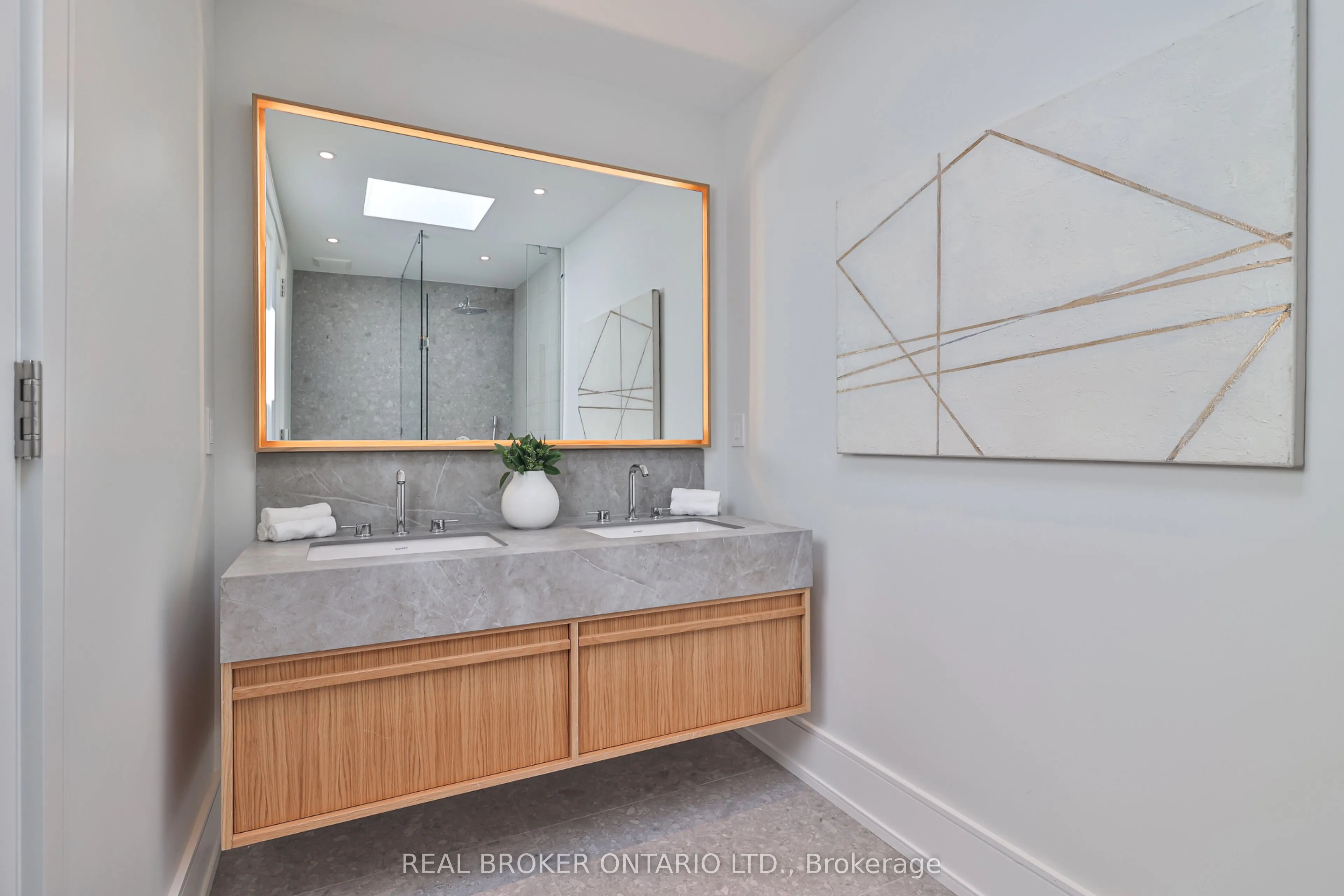 444 Roxton Road