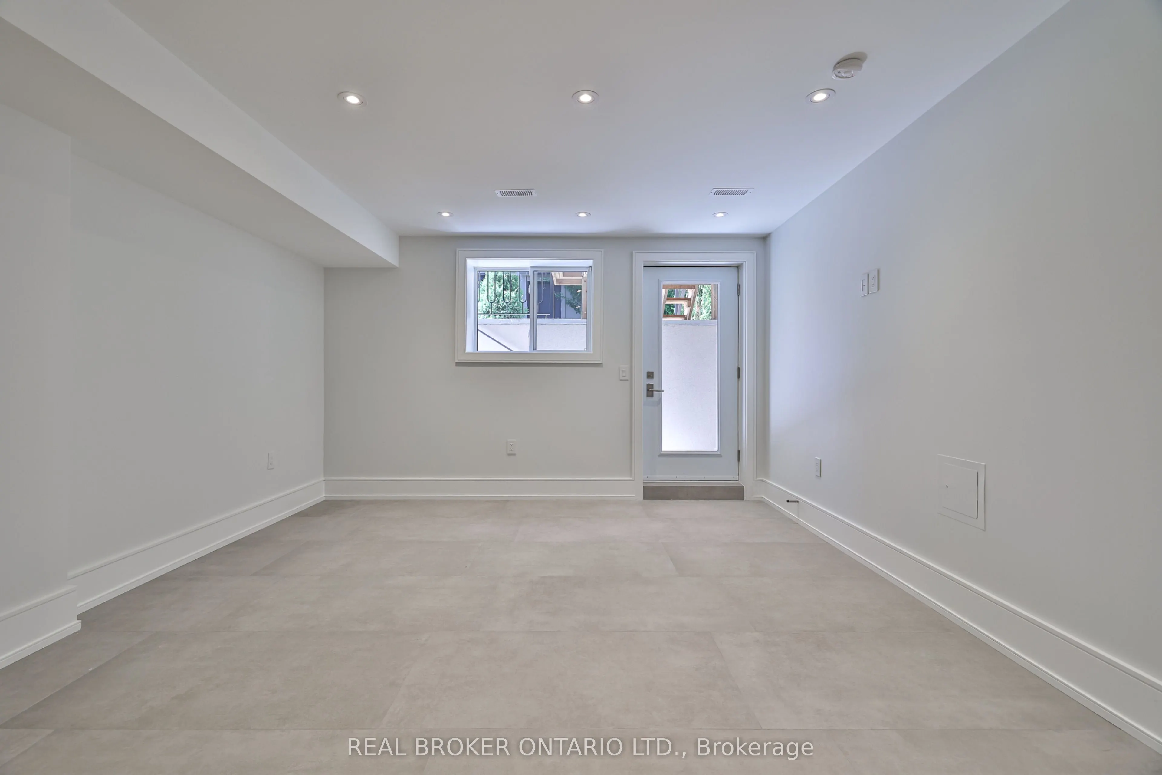 444 Roxton Road