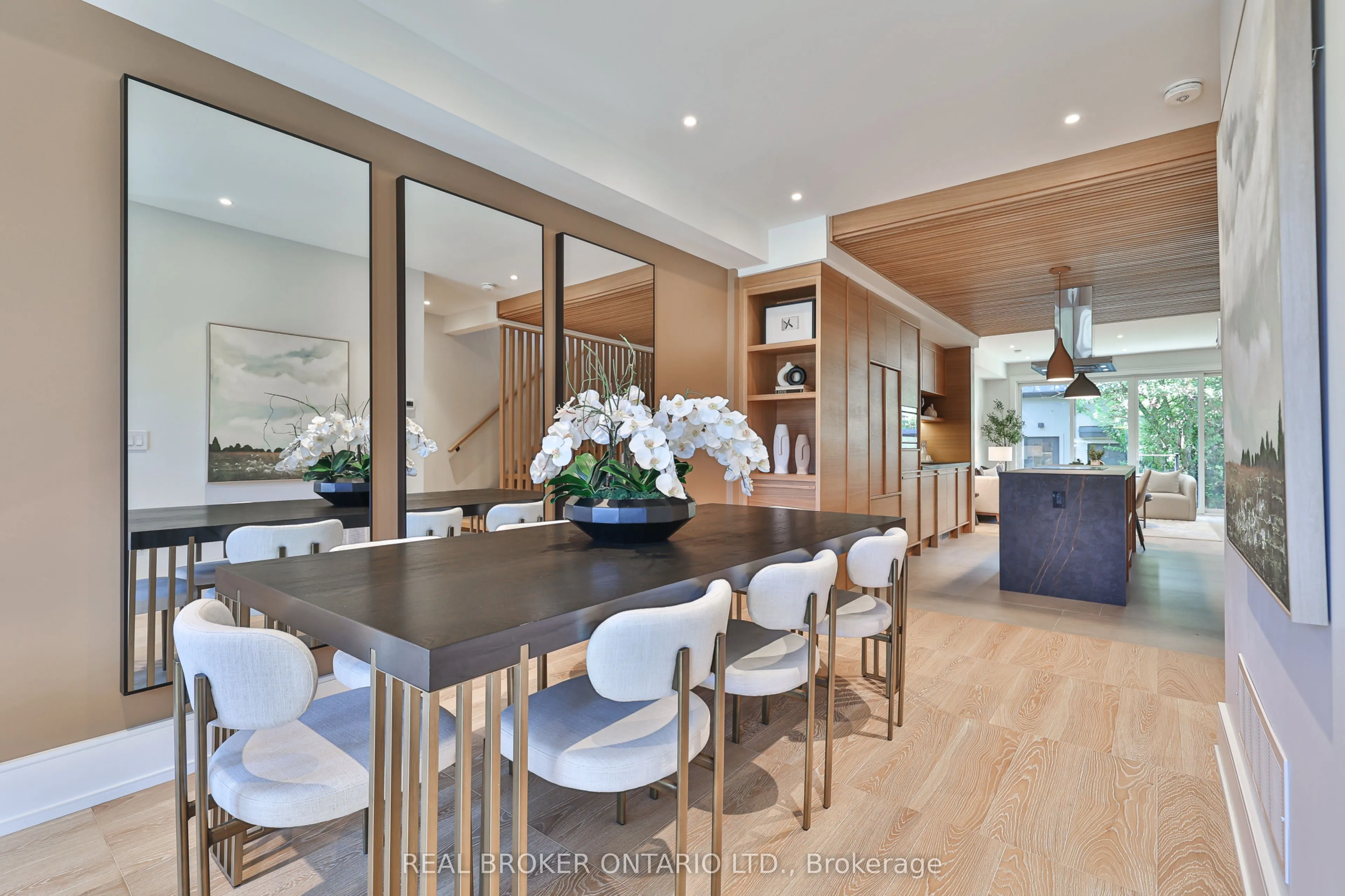 444 Roxton Road