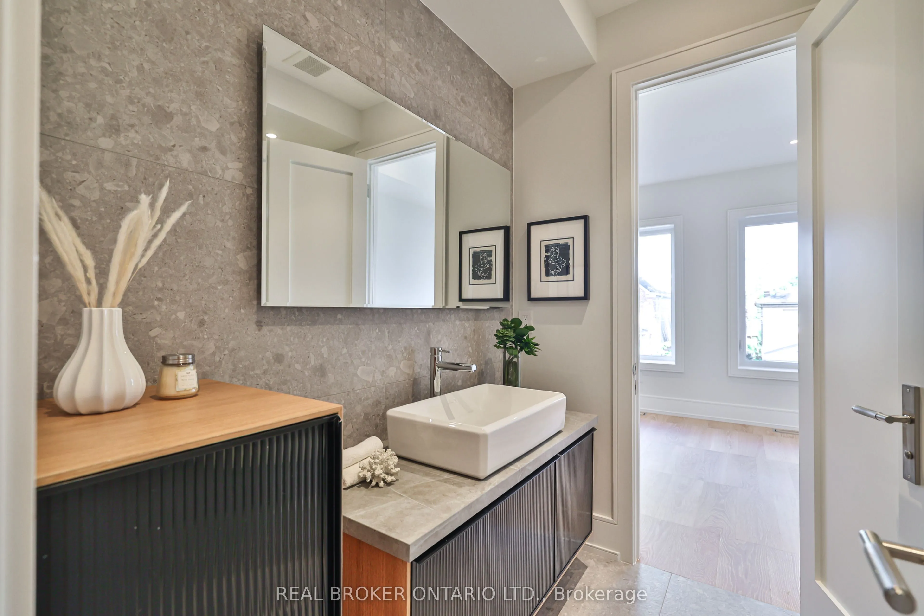 444 Roxton Road