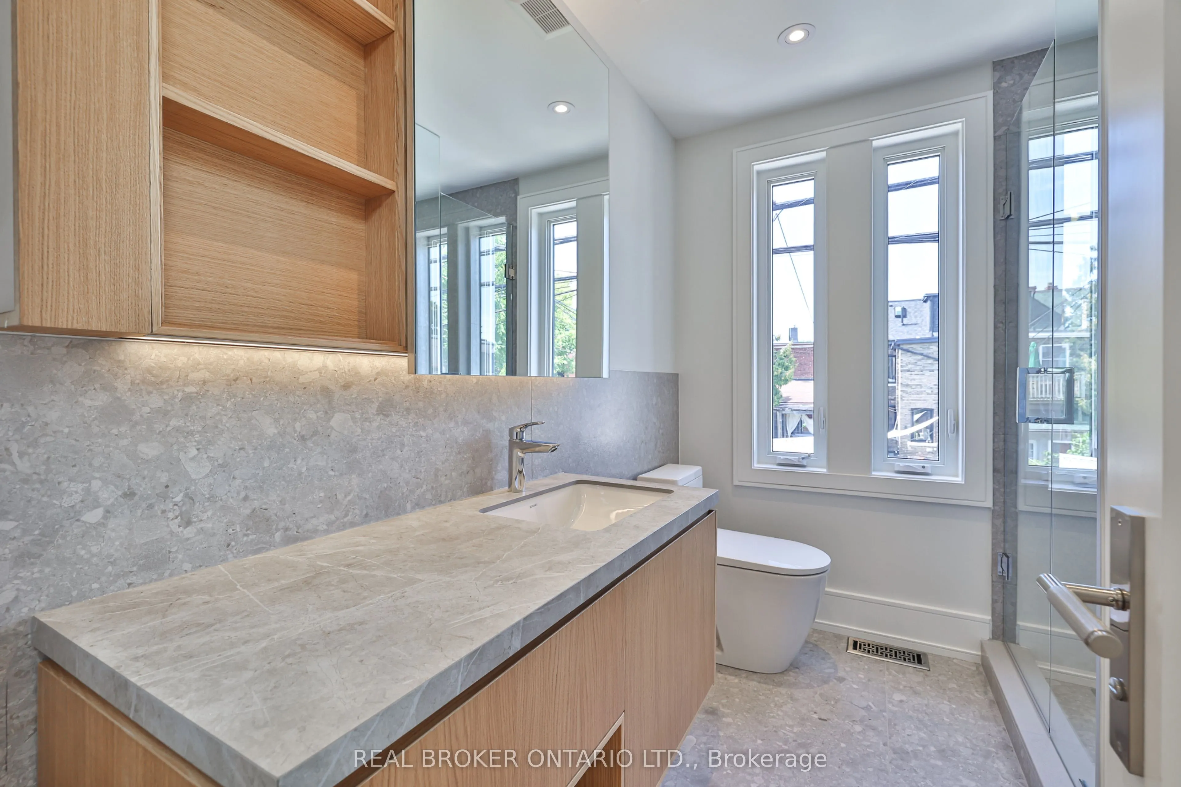 444 Roxton Road