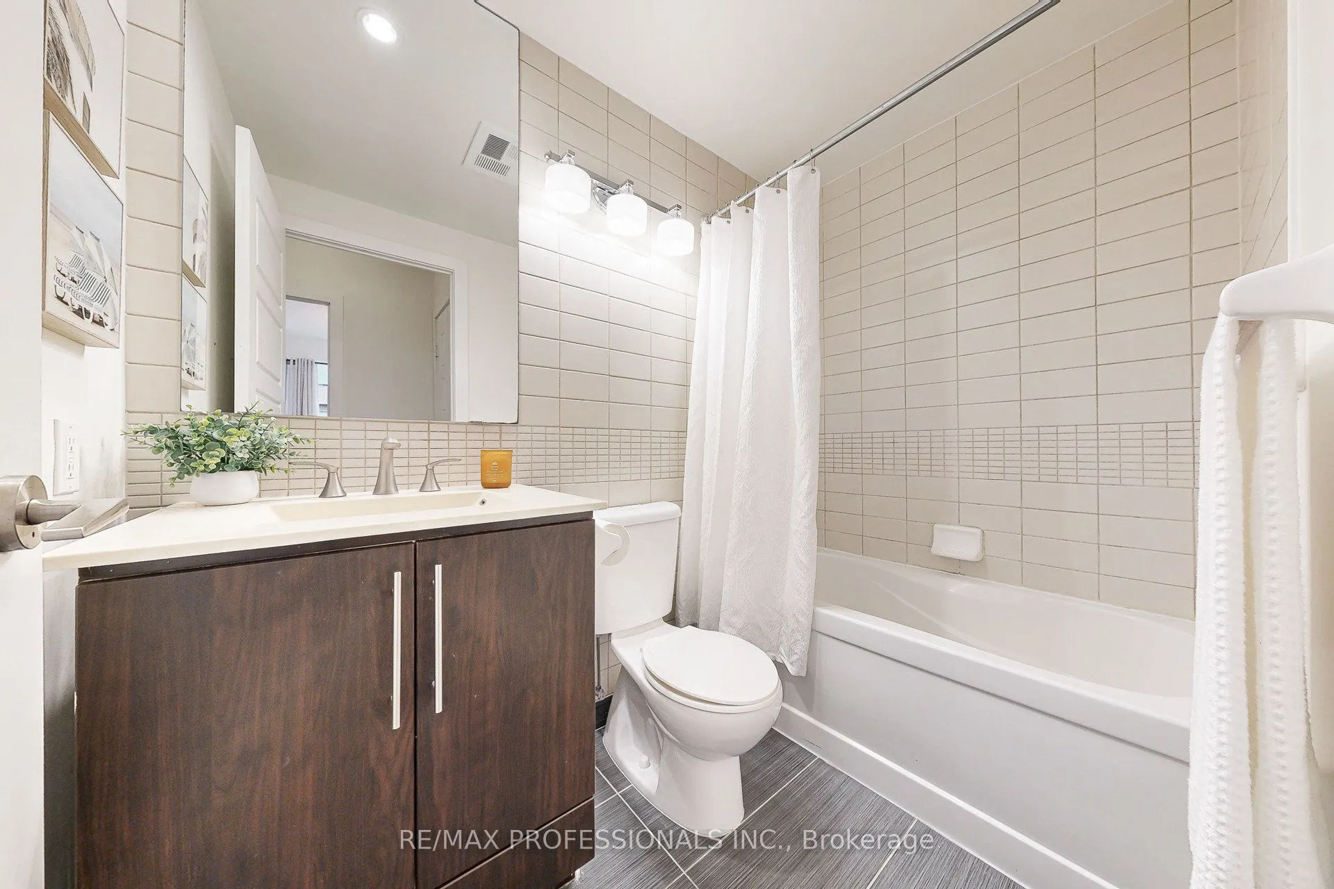 28 Linden Street, #1601