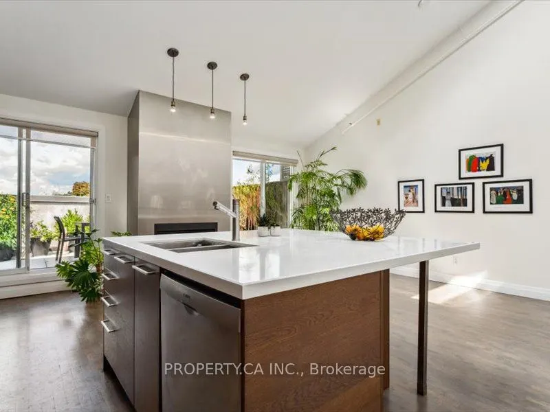 670 Richmond Street W, #204