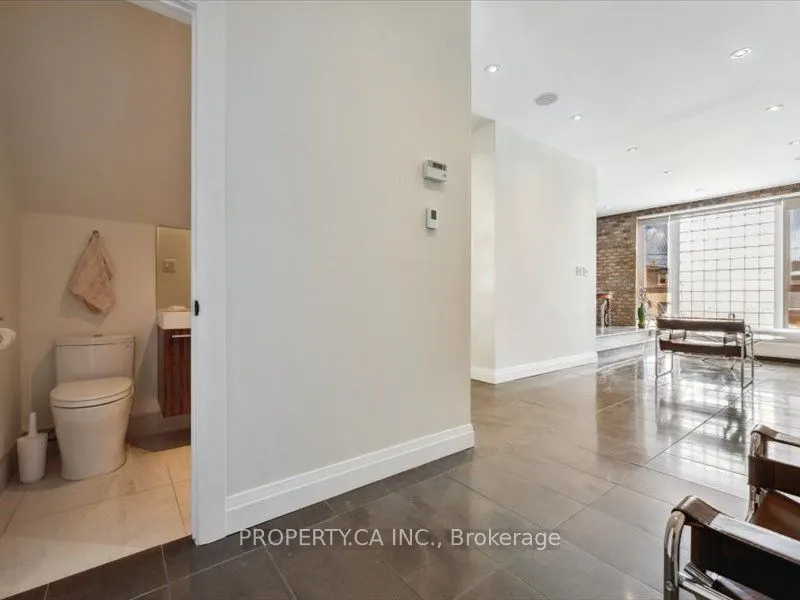 670 Richmond Street W, #204
