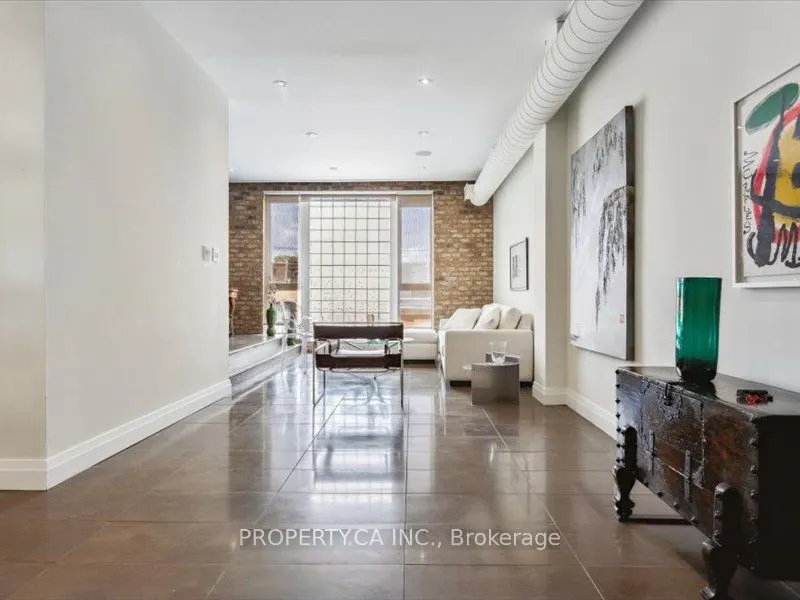 670 Richmond Street W, #204