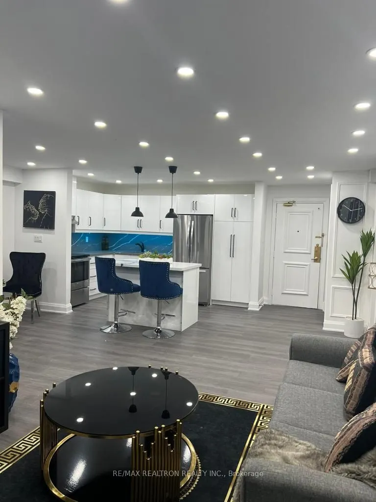 60 Pavane Linkway Way, #1804