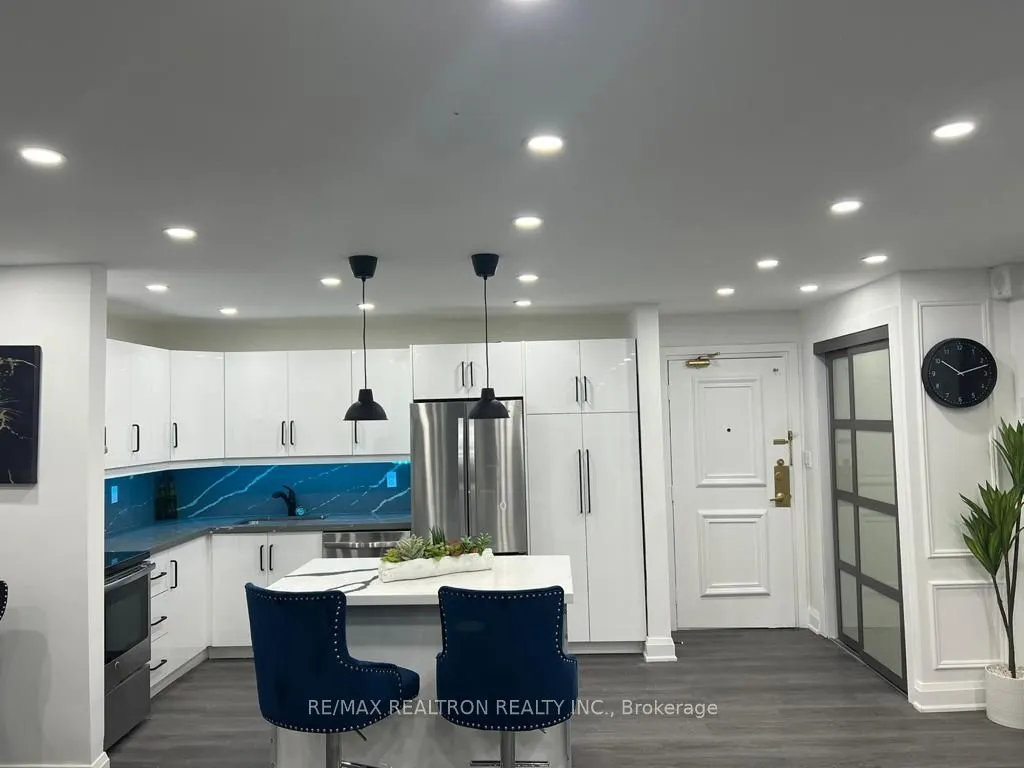 60 Pavane Linkway Way, #1804