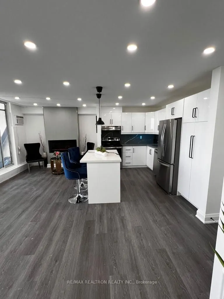 60 Pavane Linkway Way, #1804