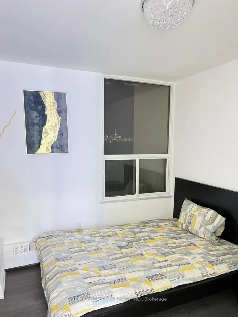 60 Pavane Linkway Way, #1804