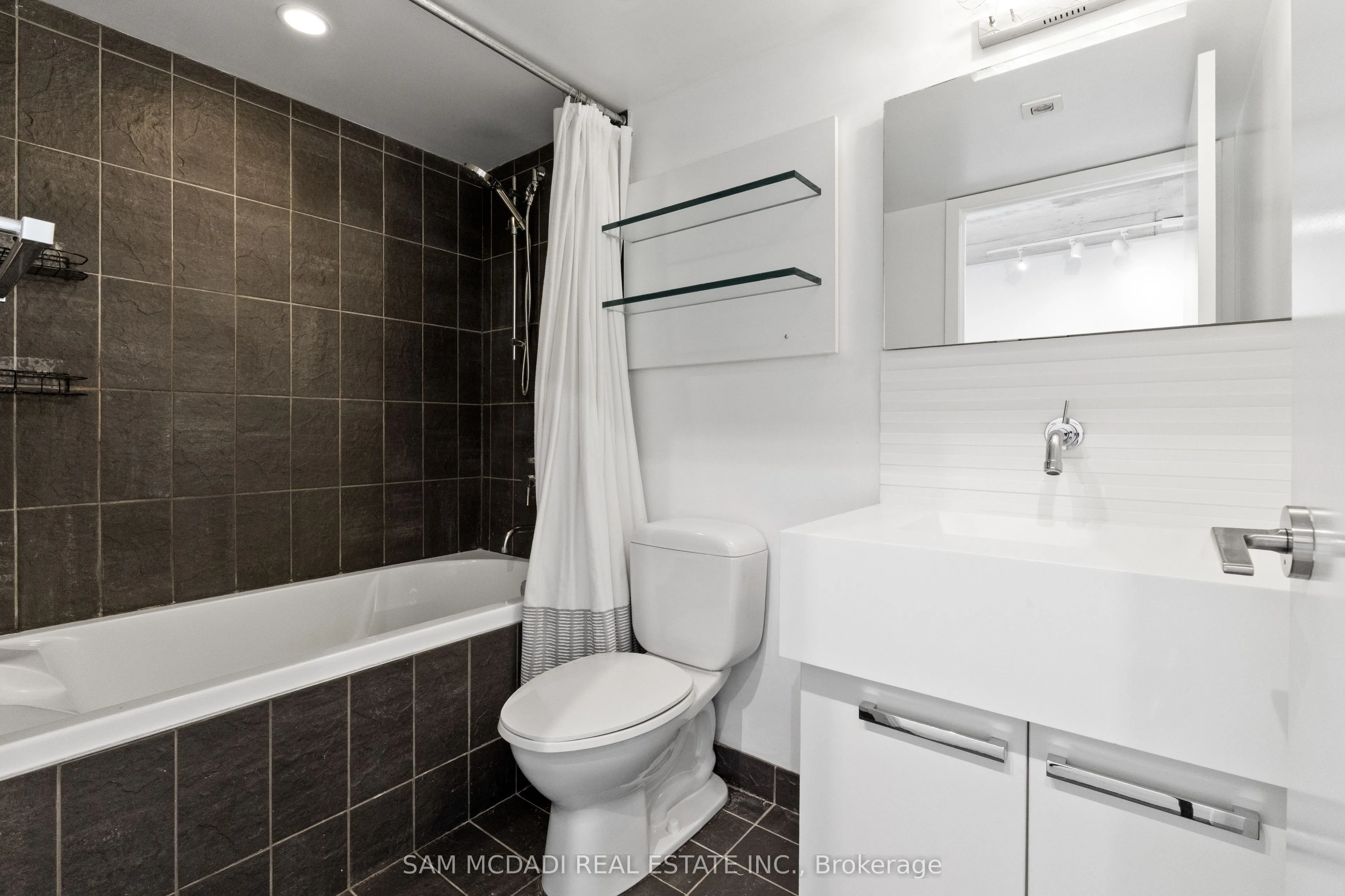 55 Stewart Street, #123