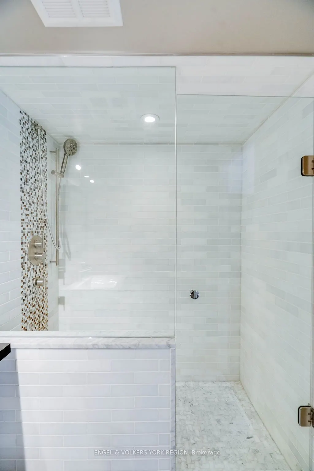 1174 Yonge Street, #203