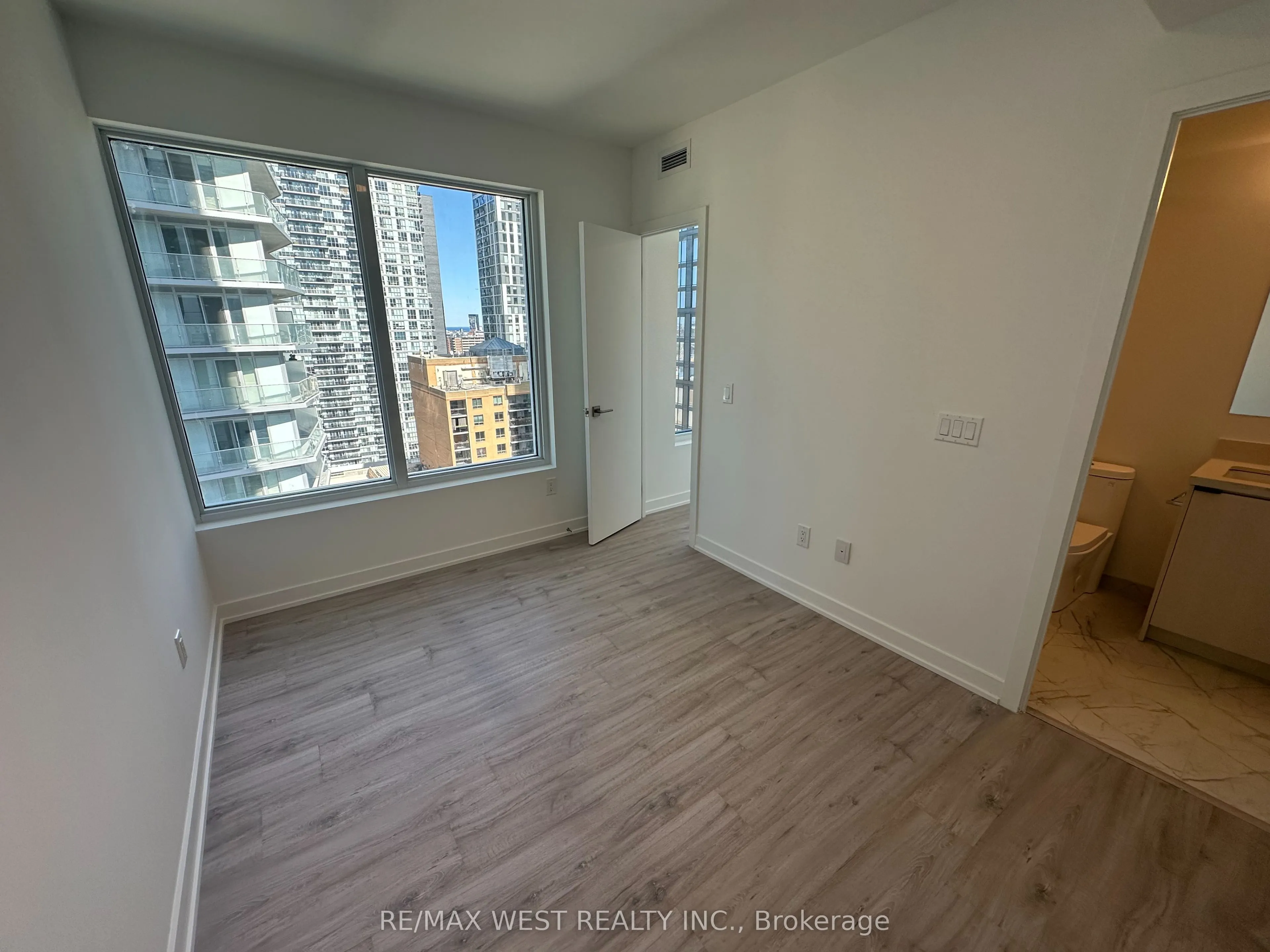 252 Church Street, #3511