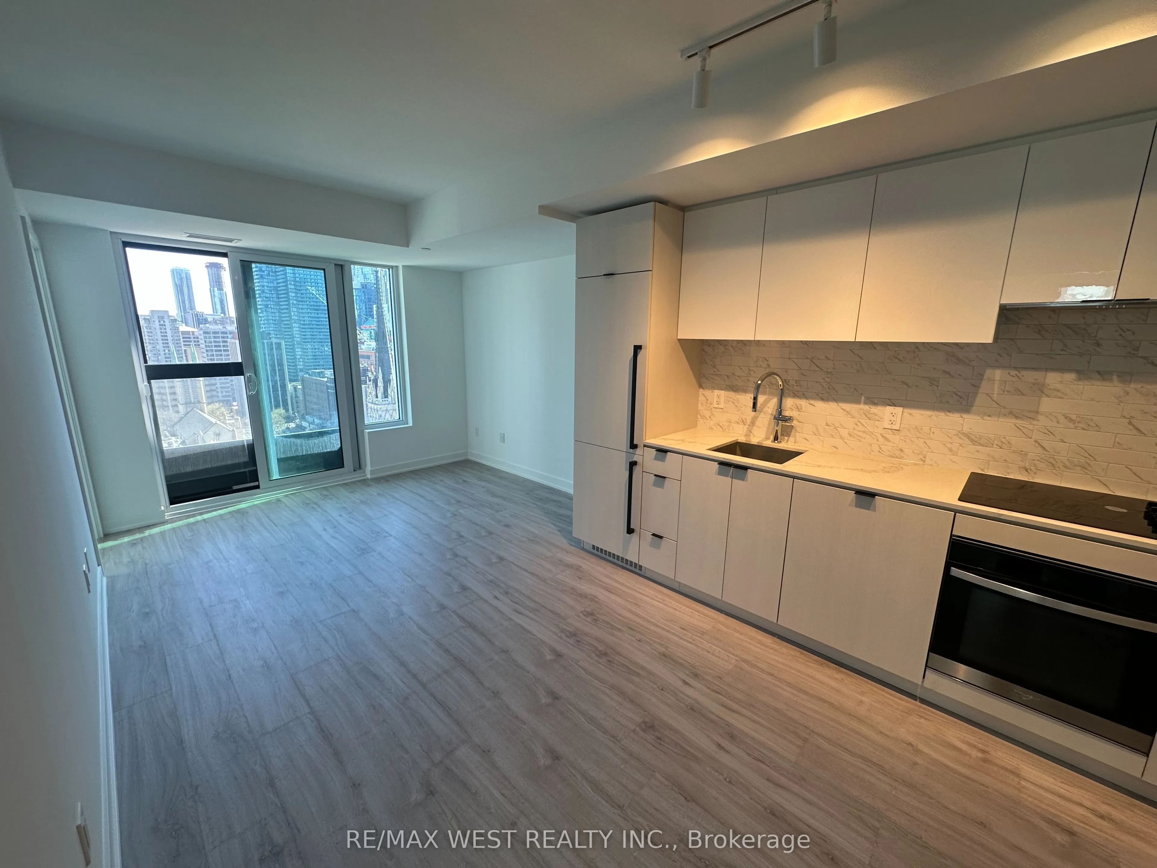 252 Church Street, #3511