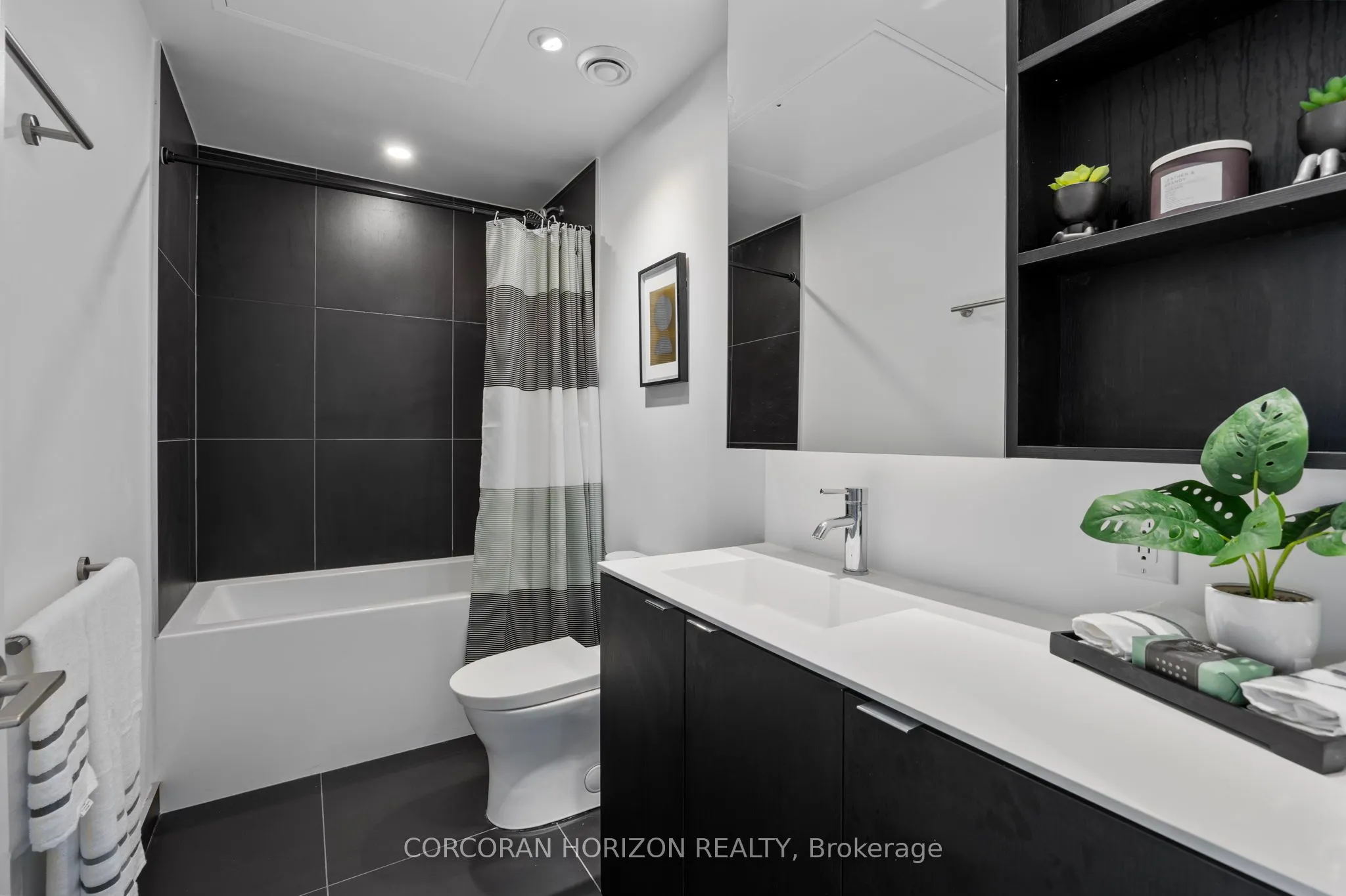 20 Edward Street, #PH1