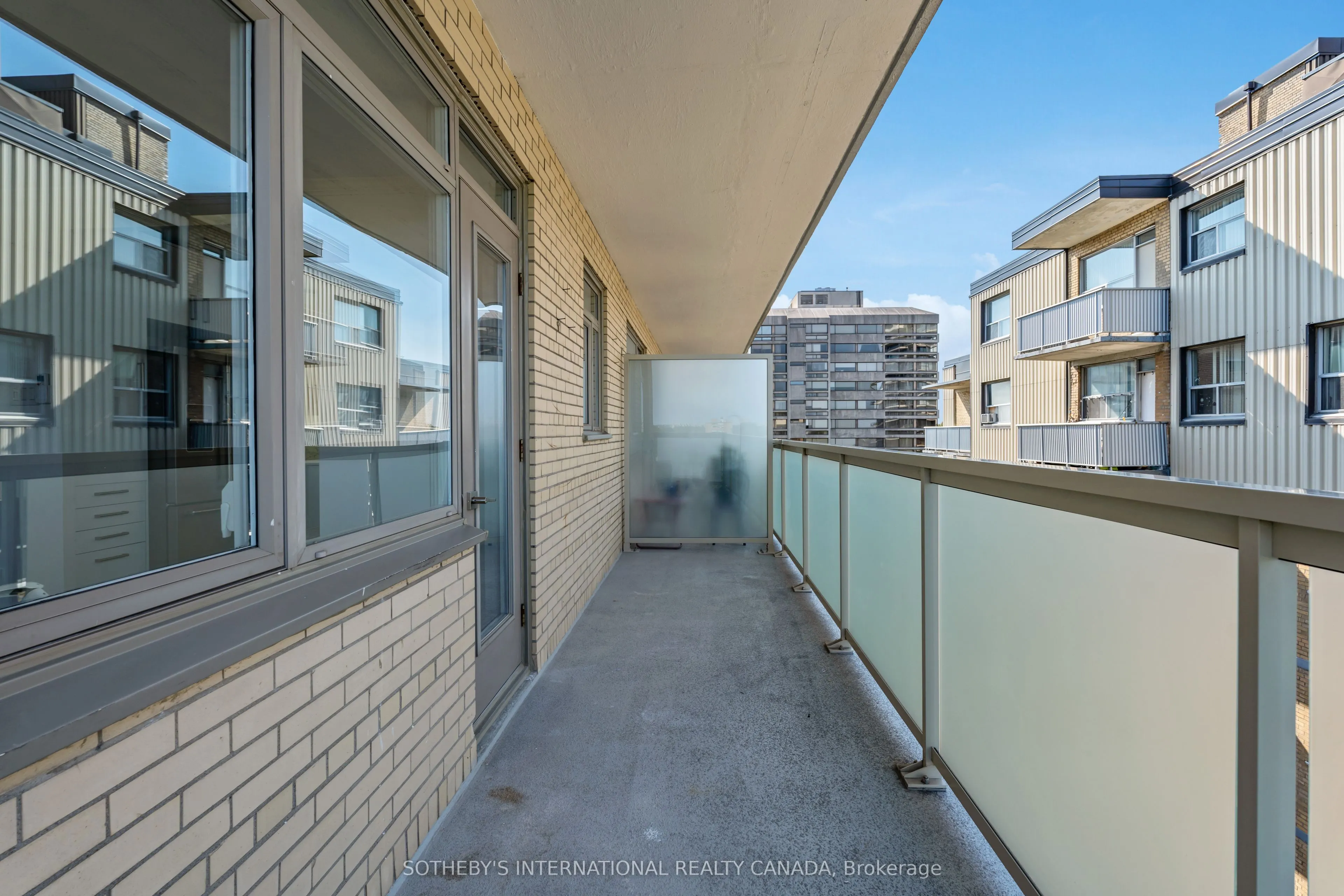 581 Avenue Road, #1005