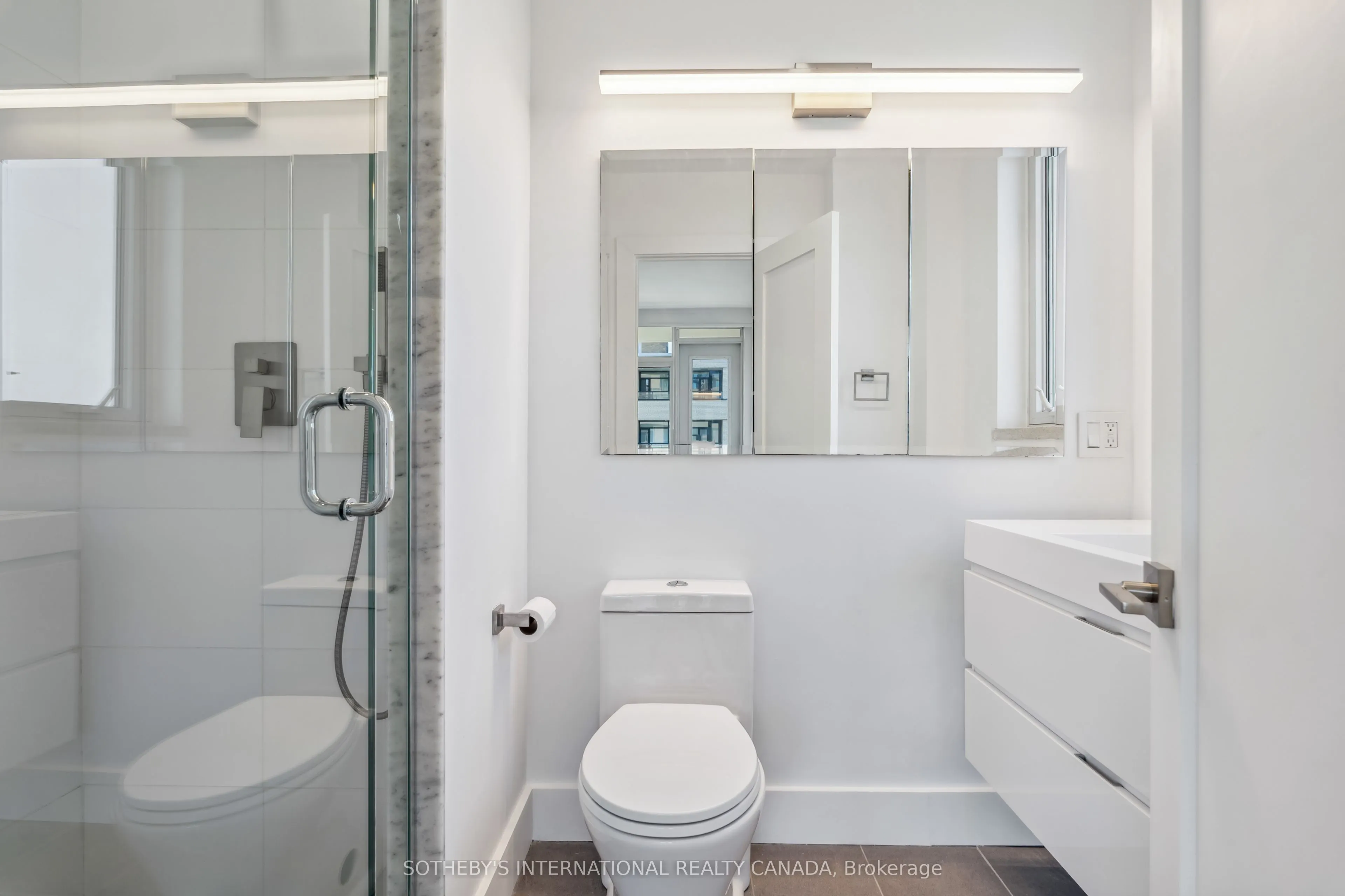 581 Avenue Road, #1005