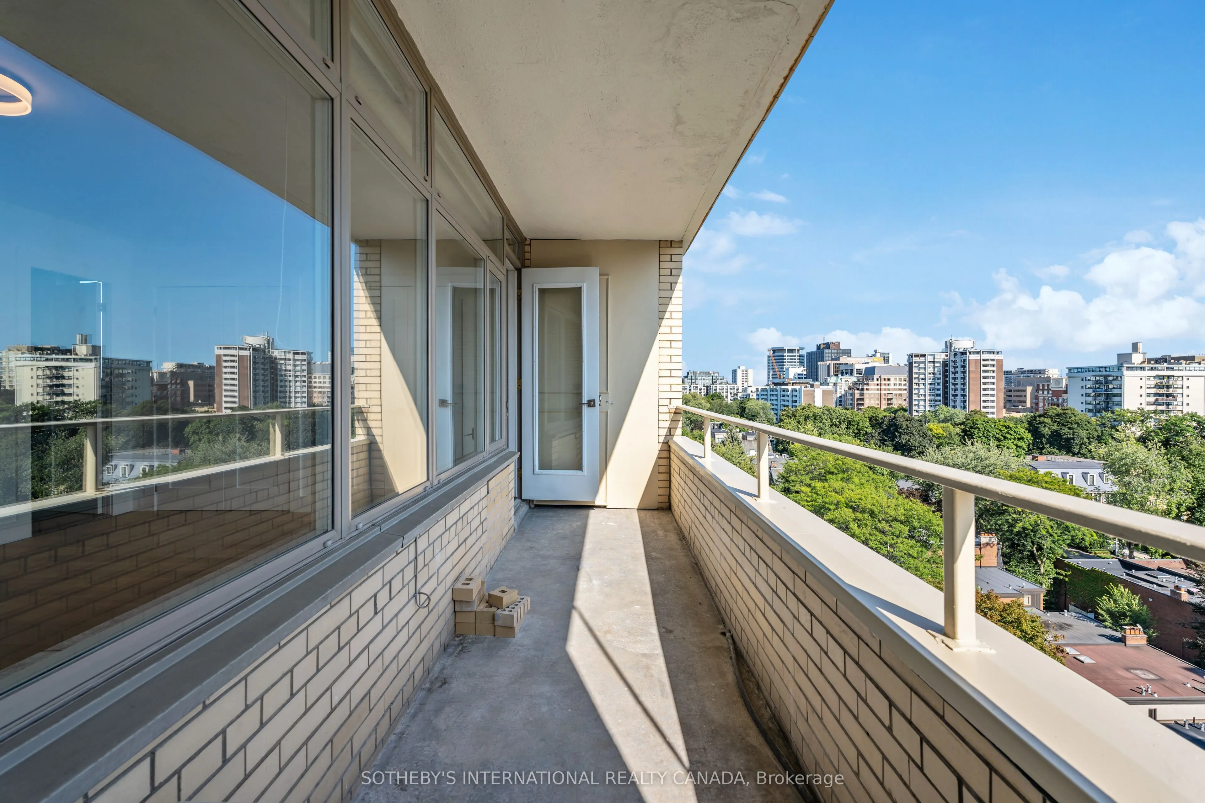 581 Avenue Road, #1005