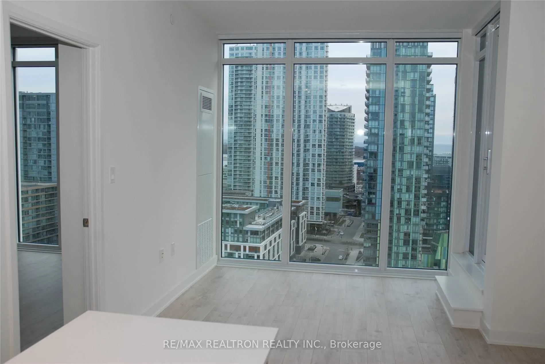 576 Front Street W, #1703
