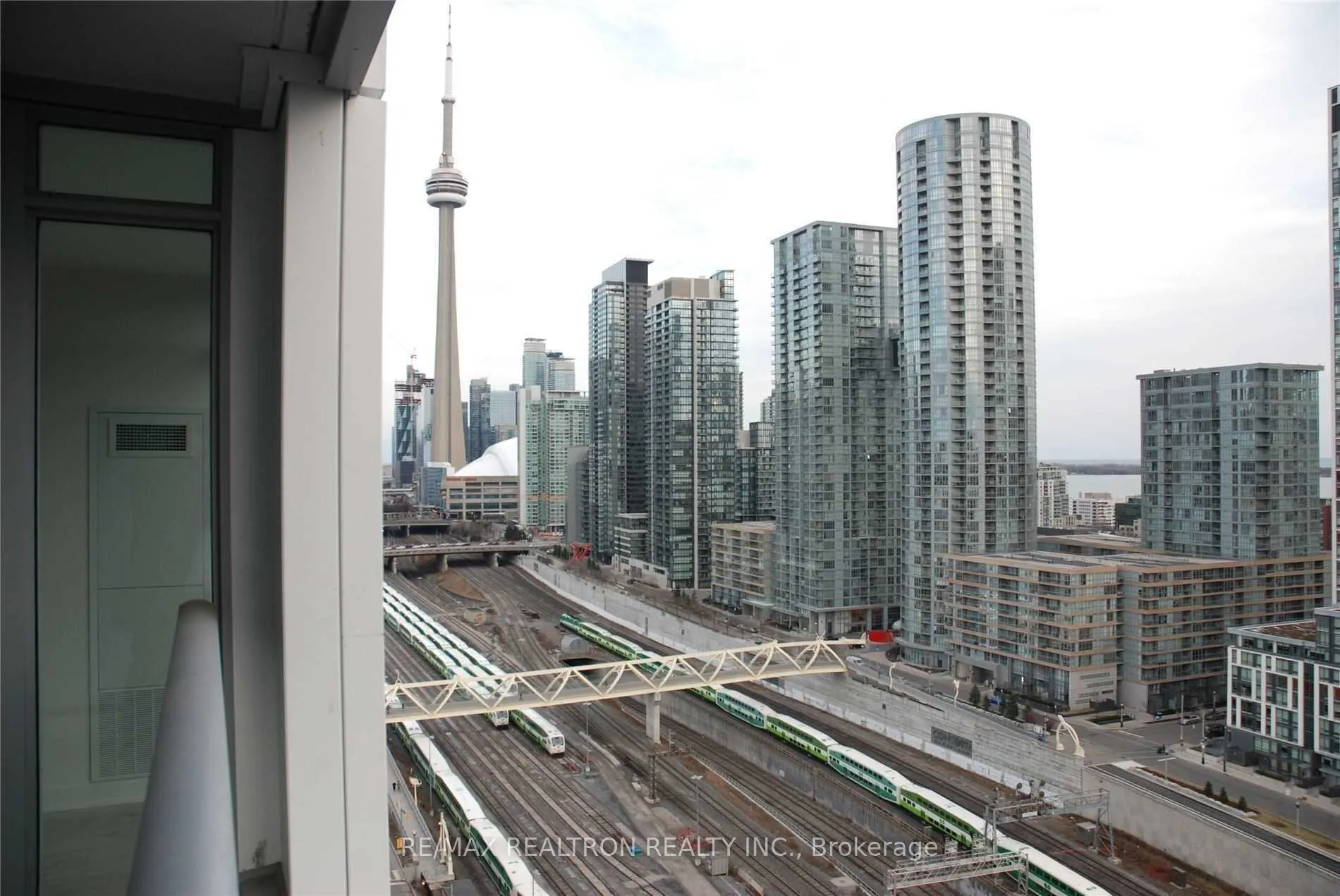 576 Front Street W, #1703