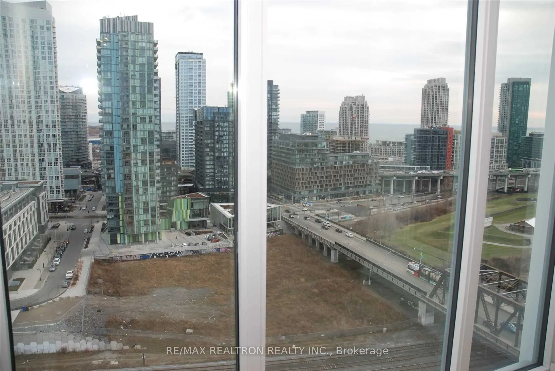 576 Front Street W, #1703