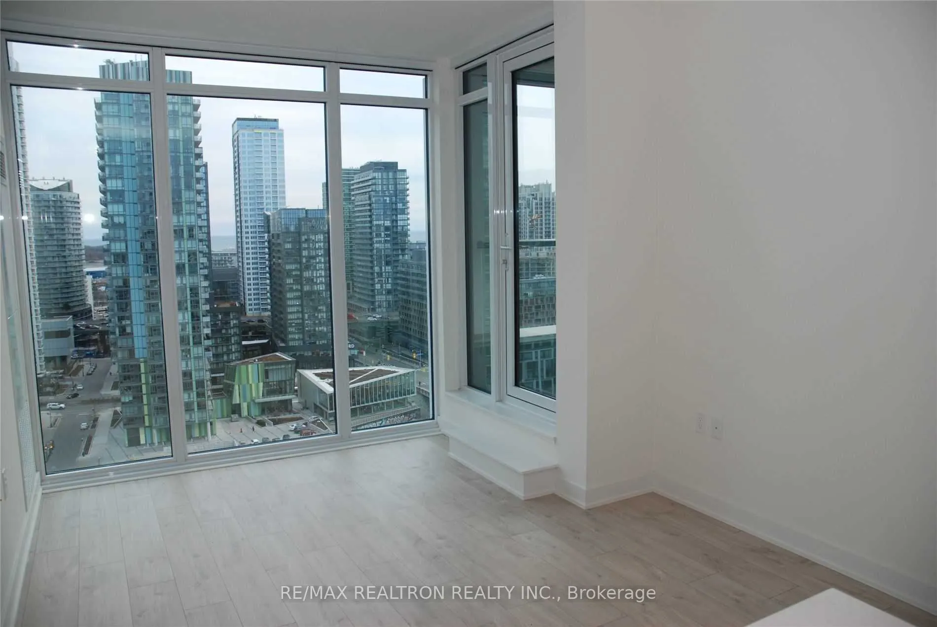 576 Front Street W, #1703