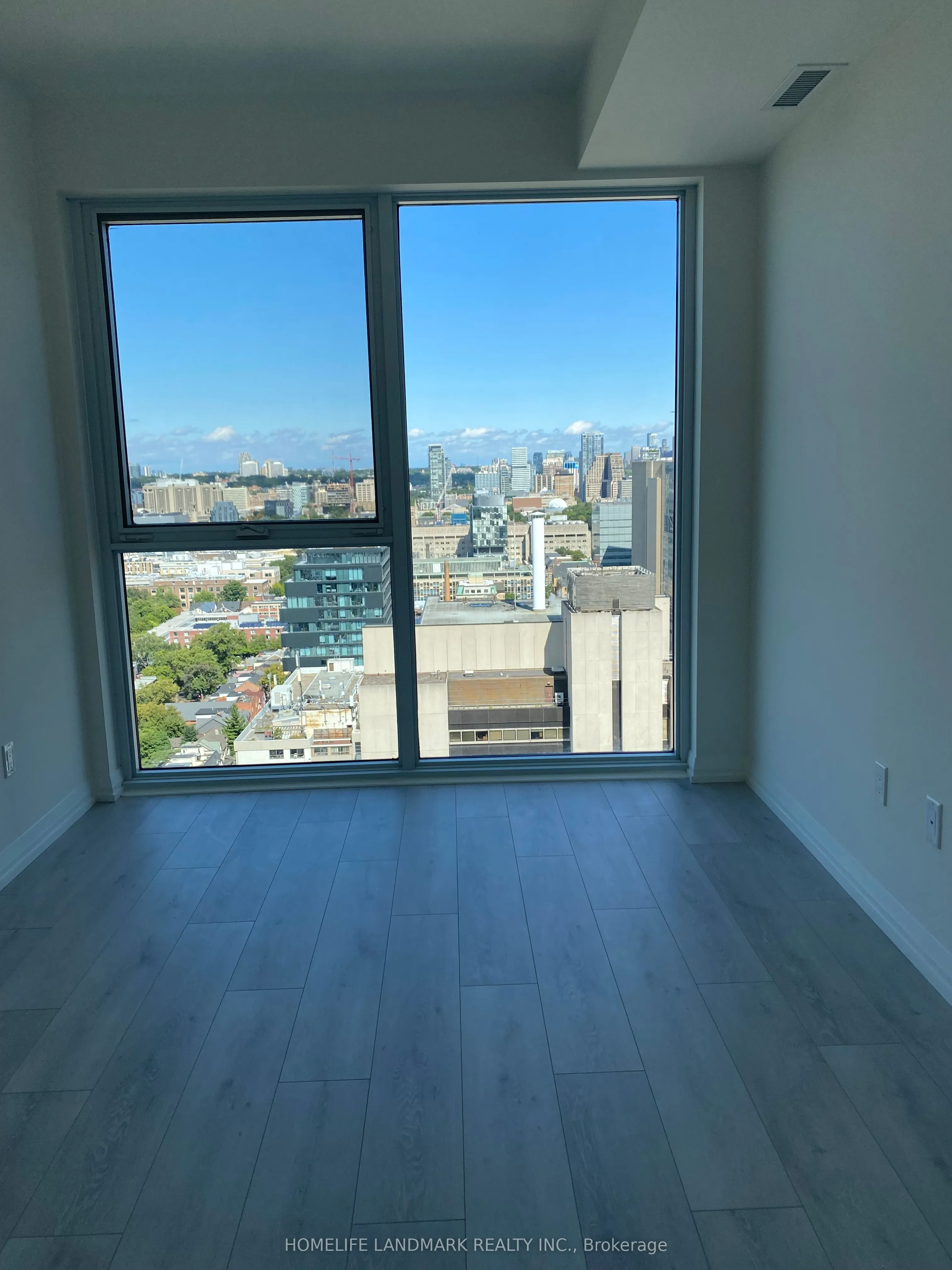 280 Dundas Street W, #2812