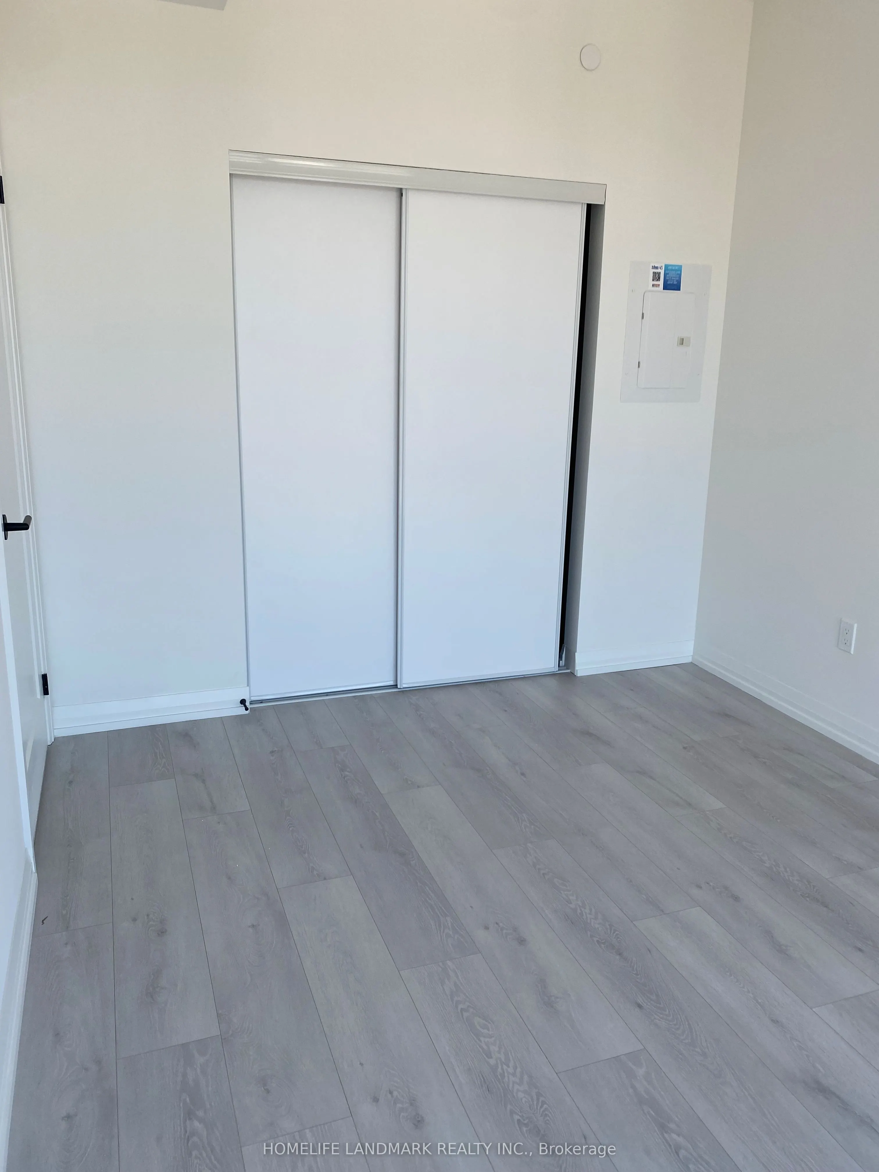 280 Dundas Street W, #2812