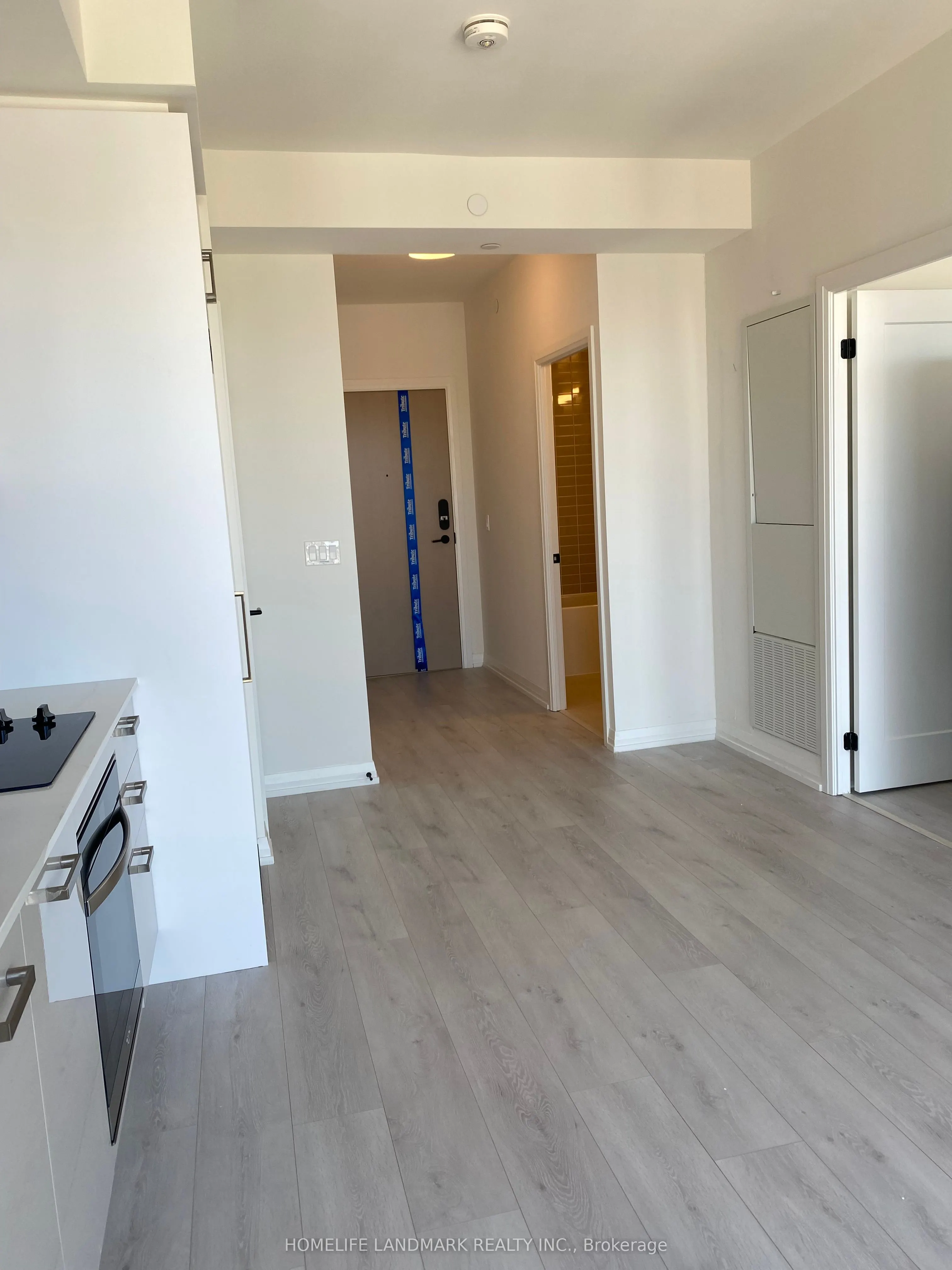 280 Dundas Street W, #2812
