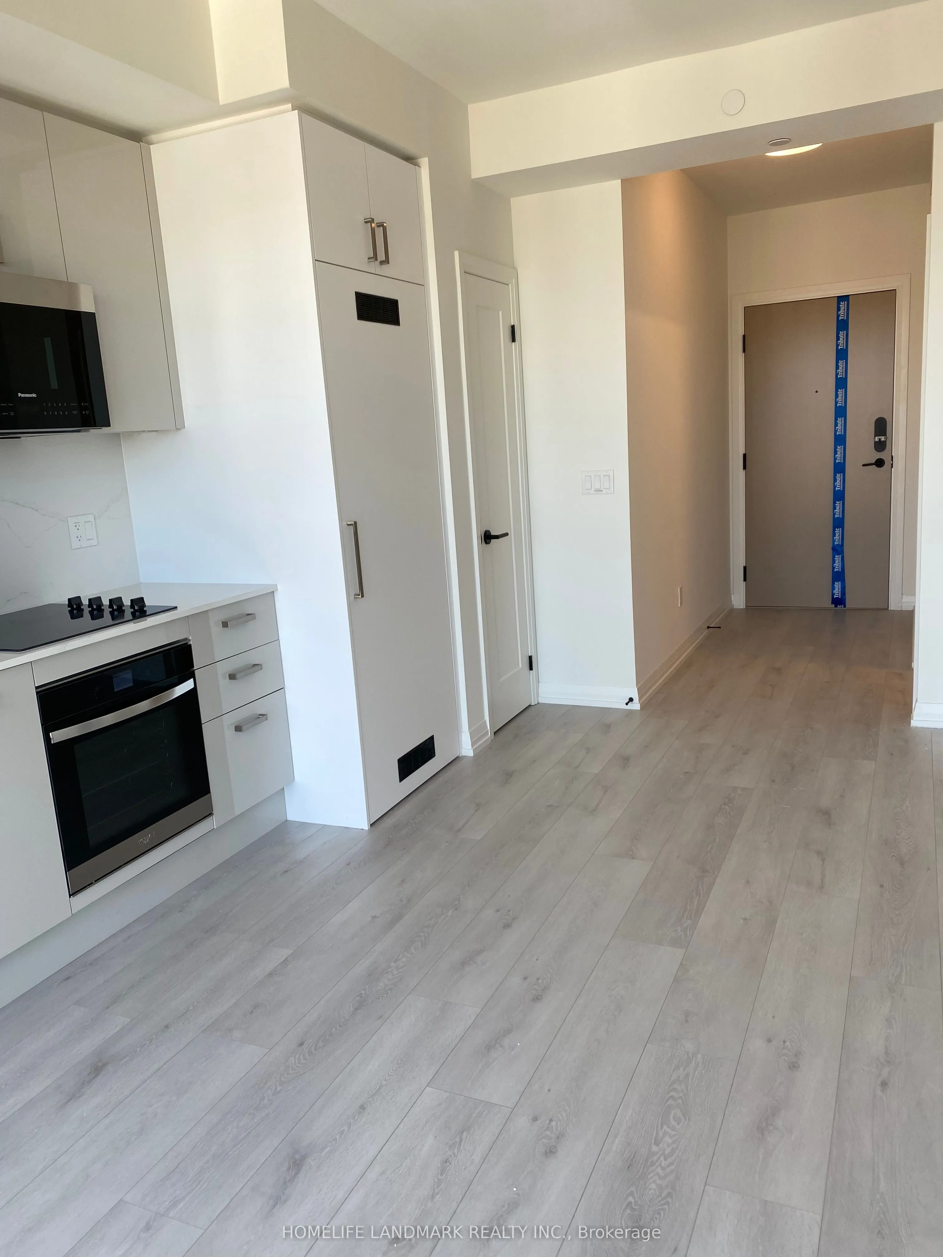 280 Dundas Street W, #2812