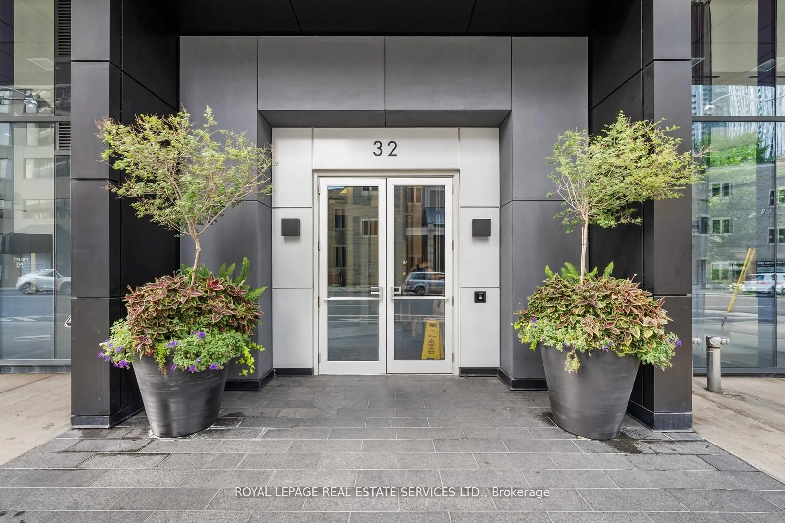 32 Davenport Road, #2008