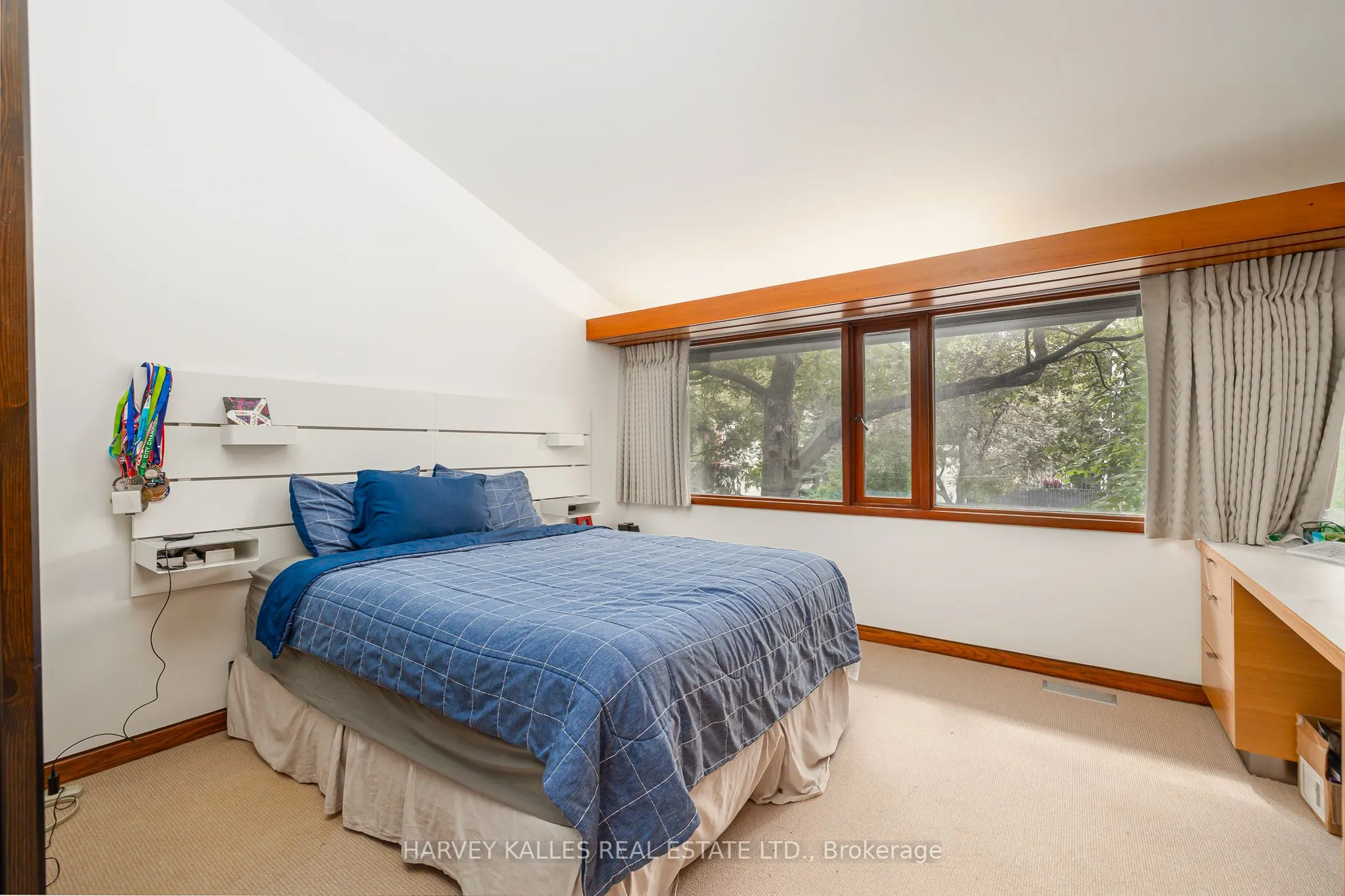 86 Cortleigh Boulevard