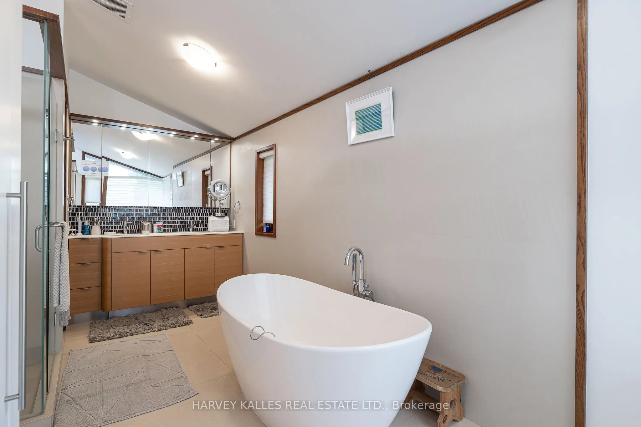 86 Cortleigh Boulevard
