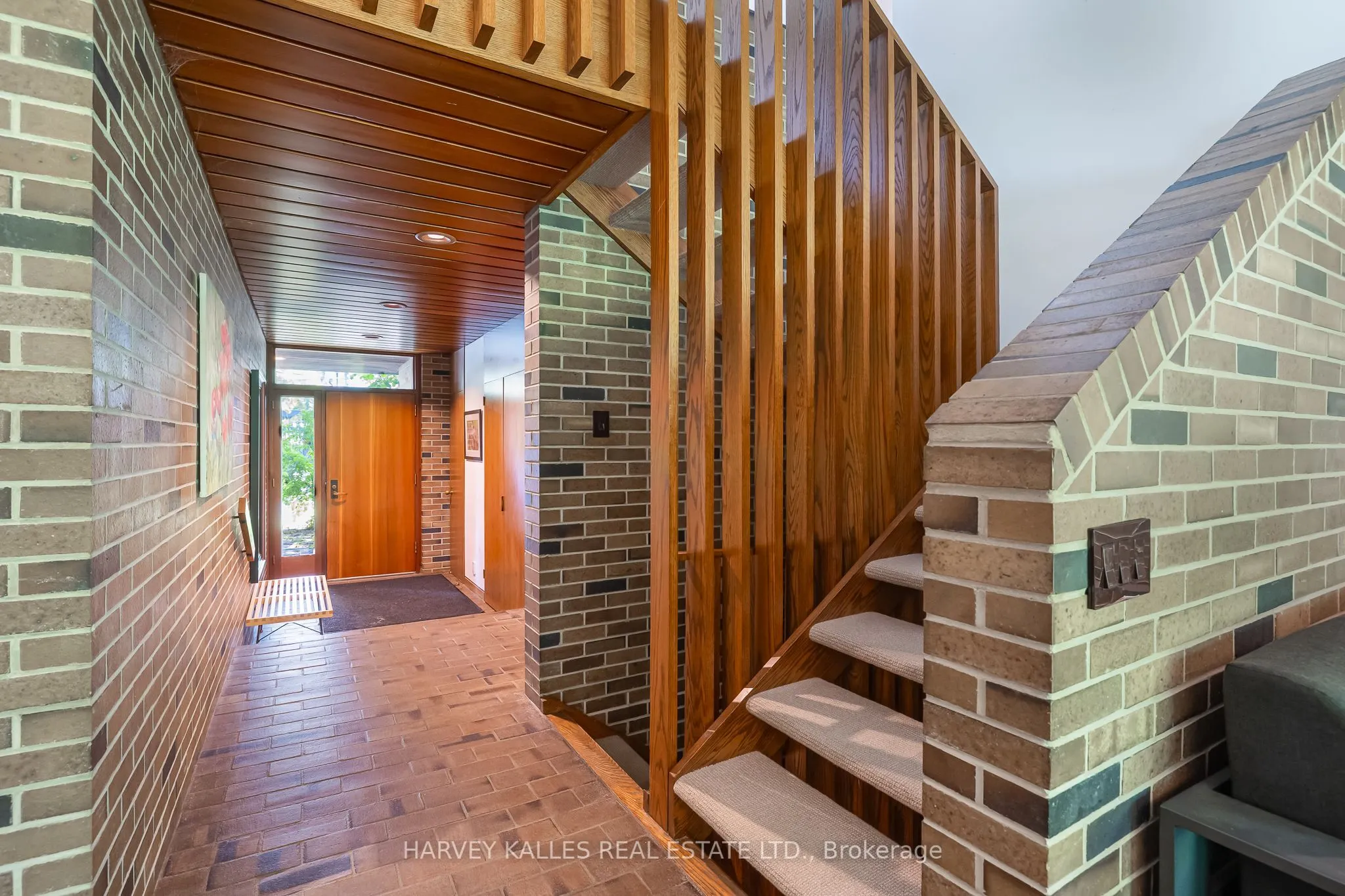 86 Cortleigh Boulevard