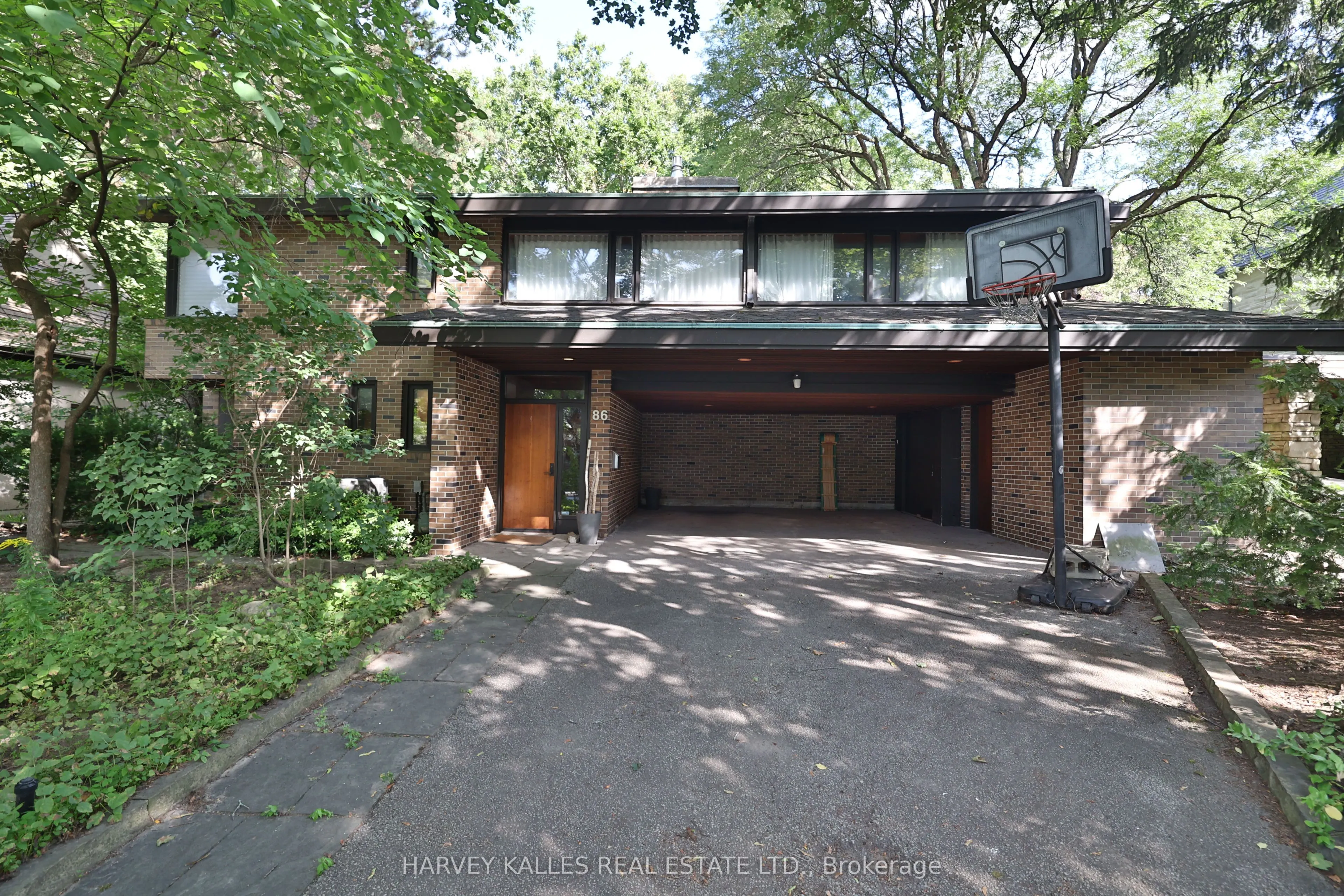86 Cortleigh Boulevard