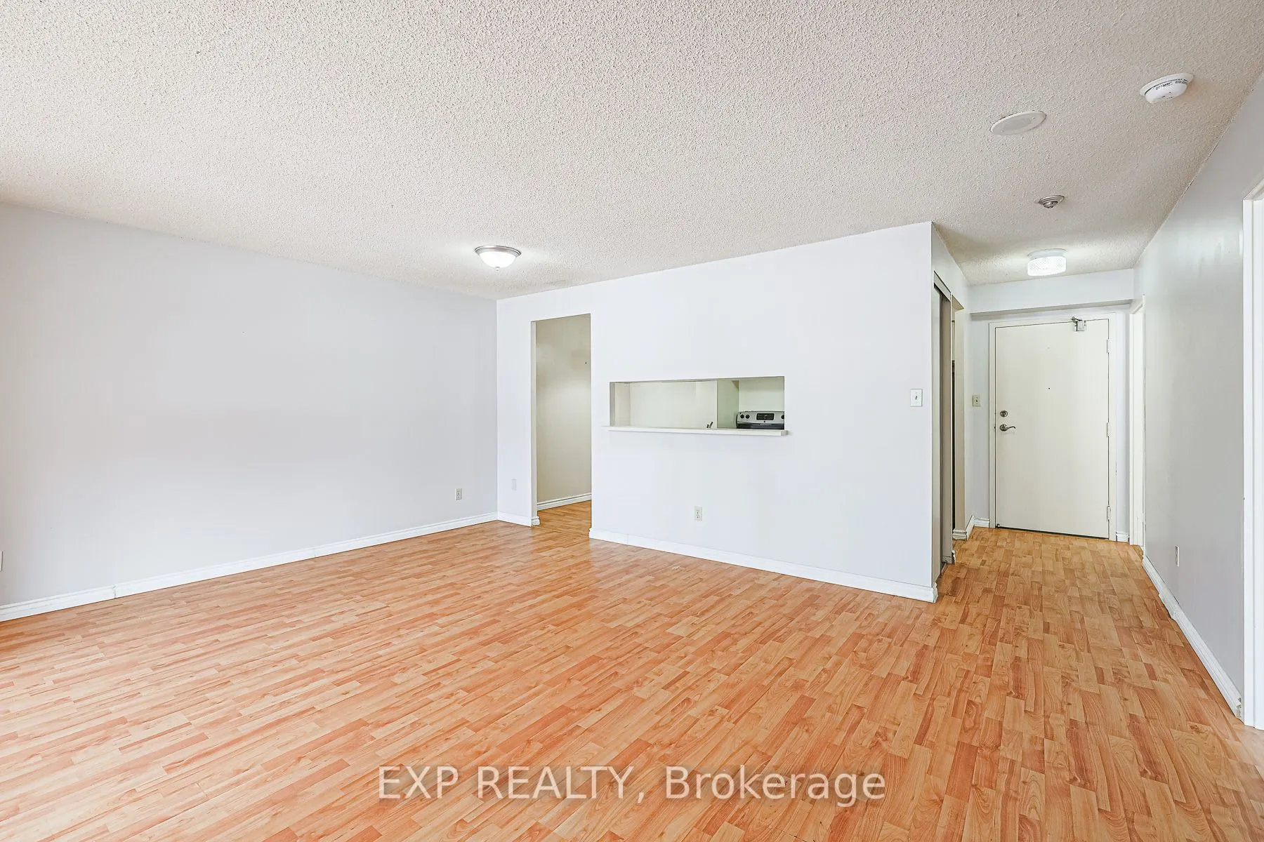 633 Bay Street, #318
