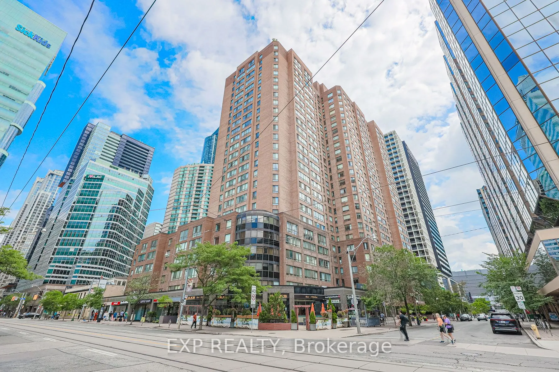 633 Bay Street, #318
